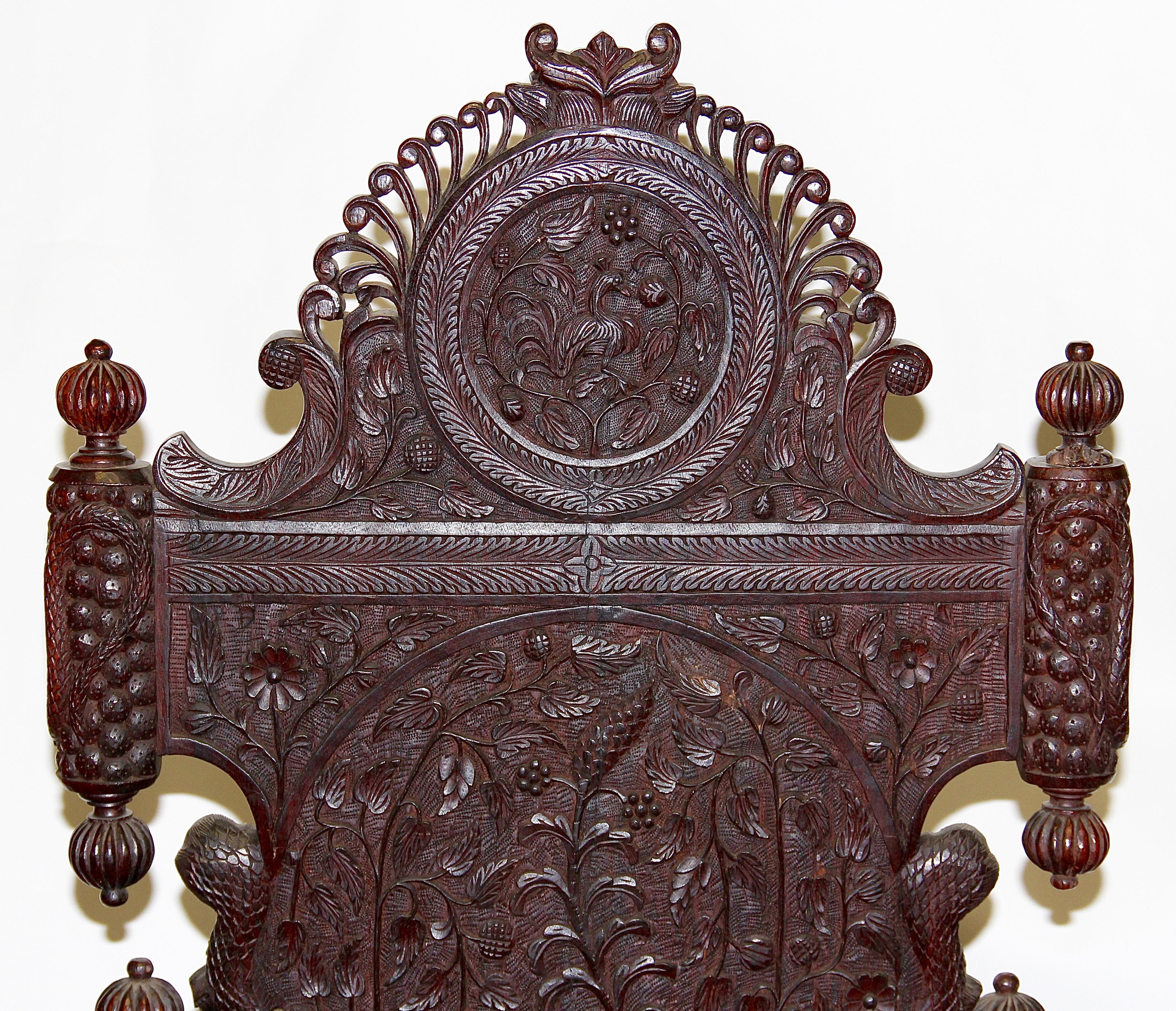 Grand fauteuil trône ancien très décoratif, bois massif du 19ème siècle en vente 8