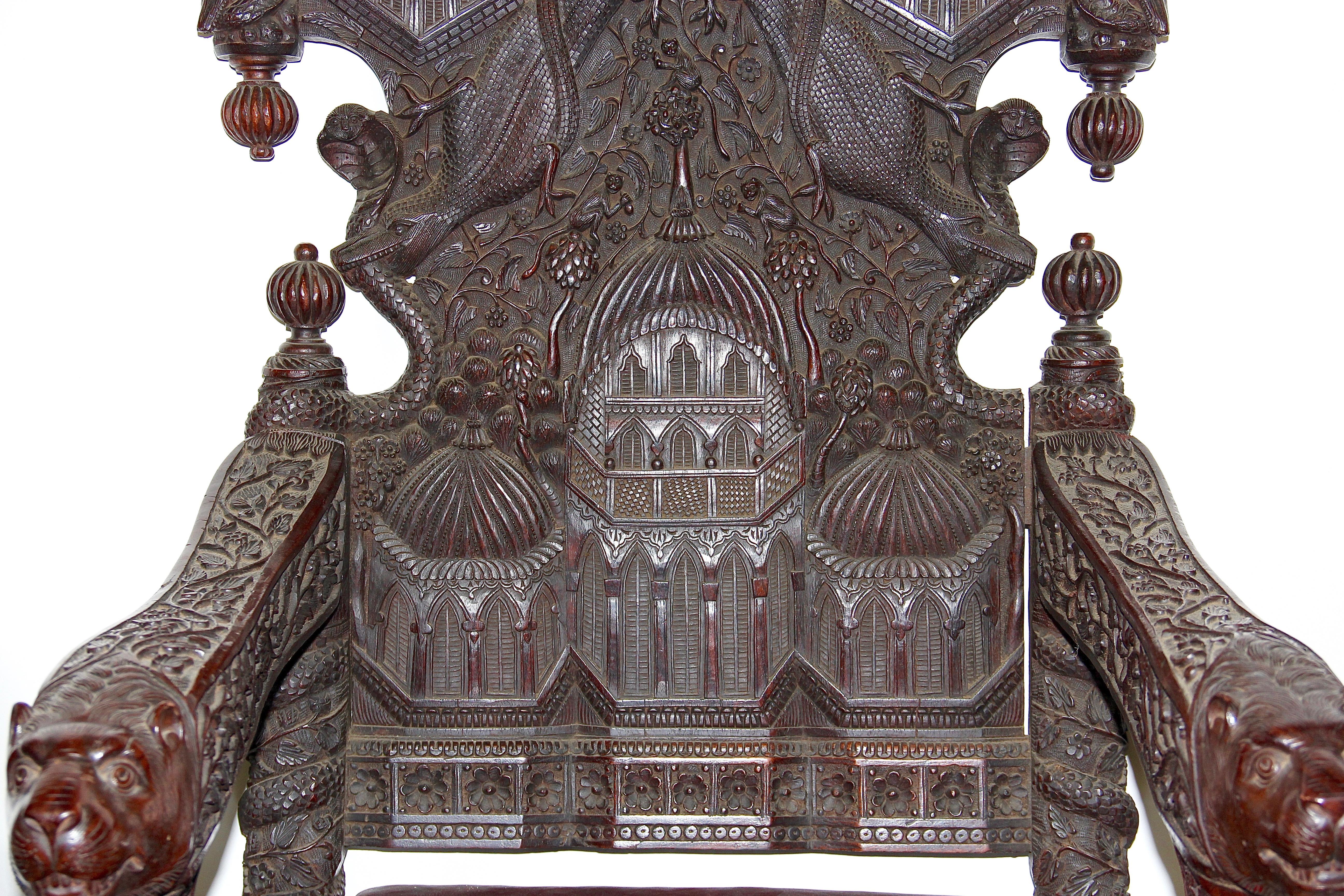 Großer und sehr dekorativer antiker Thronsessel aus Massivholz, 19. Jahrhundert im Angebot 1
