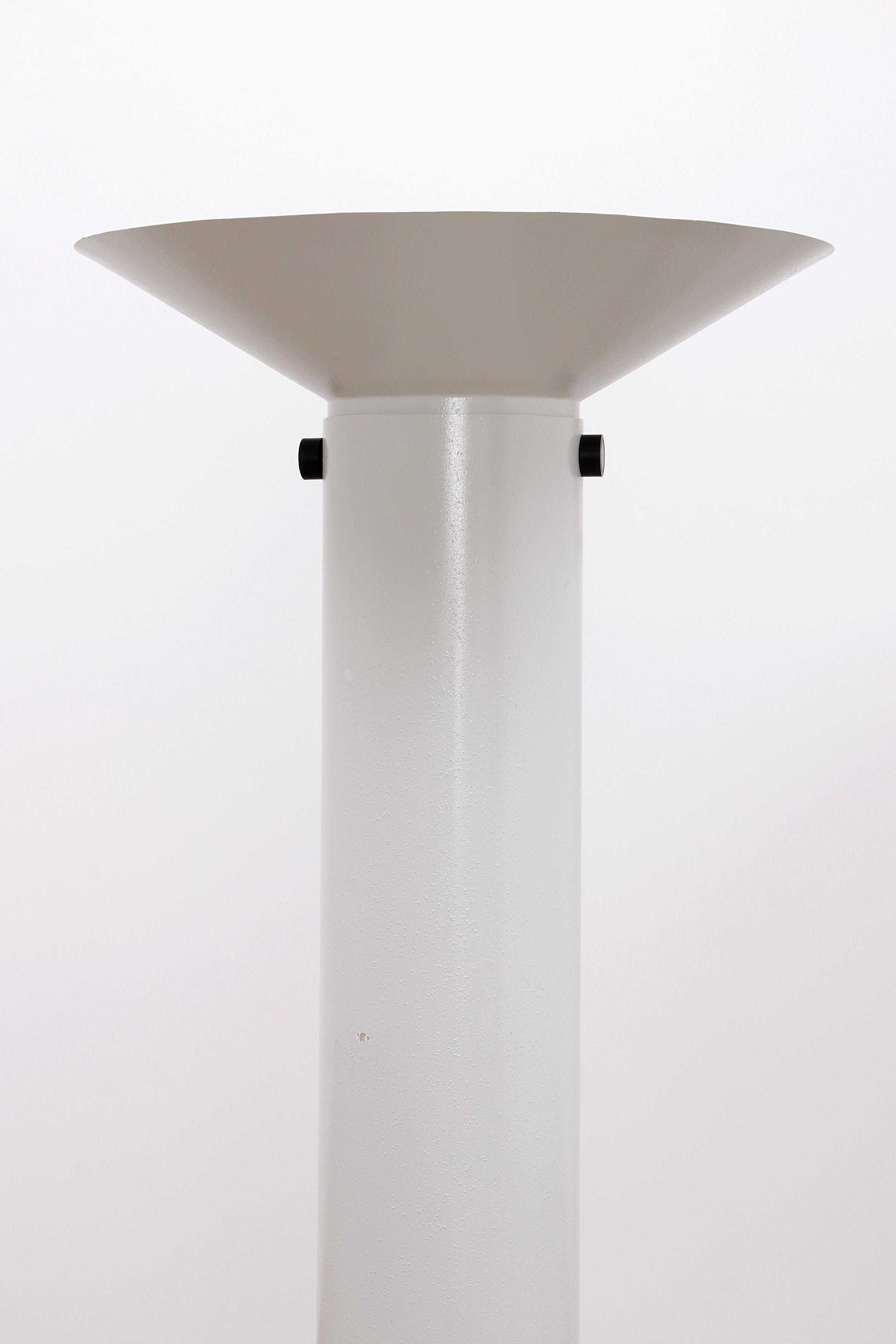 Large and Very Rare Big White Floor Lamps by Elio Martinelli, 1960 Italy In Good Condition For Sale In Oirlo, LI