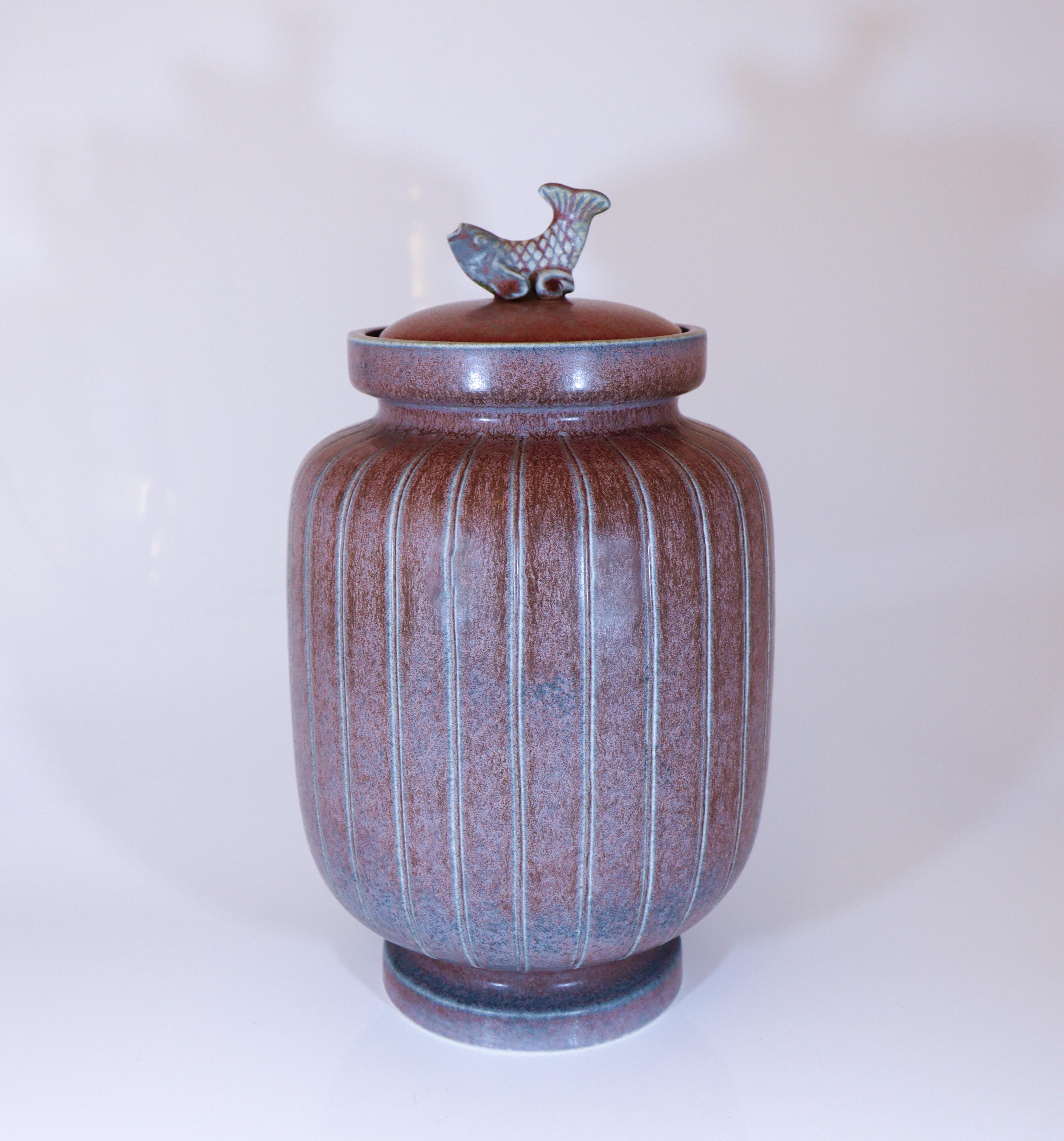 A really rare stoneware urn designed by Gunnar Nylund at Rörstrand. It is 33 cm (13.2