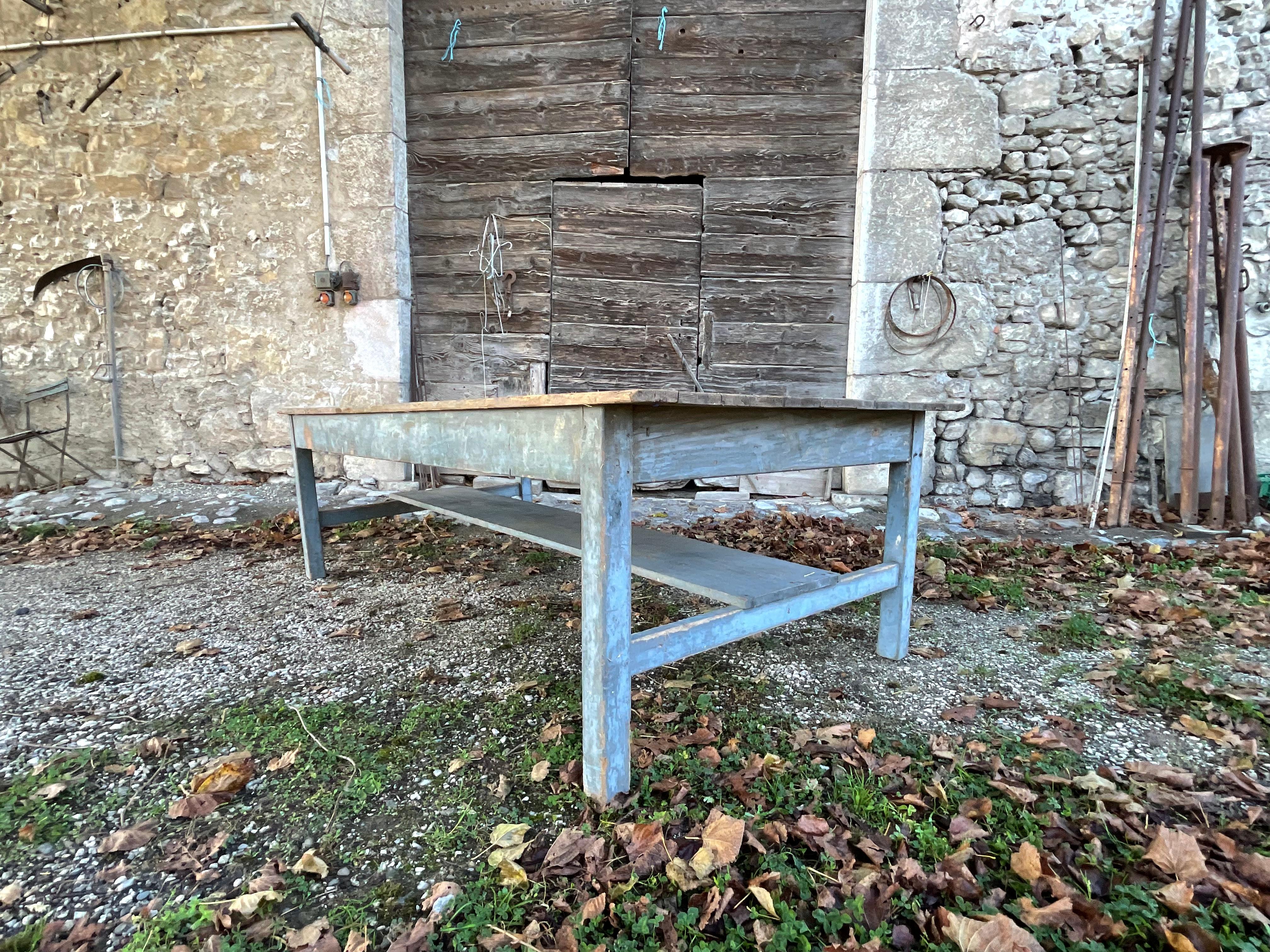 French Large and wide old farm table For Sale
