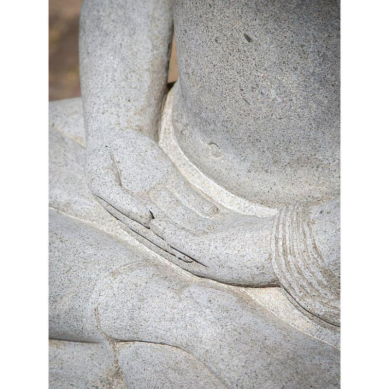 Grande statue de Bouddha en pierre Andesite d'Indonésie en vente 9