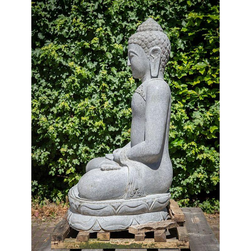 Grande statue de Bouddha en pierre Andesite d'Indonésie en vente 11