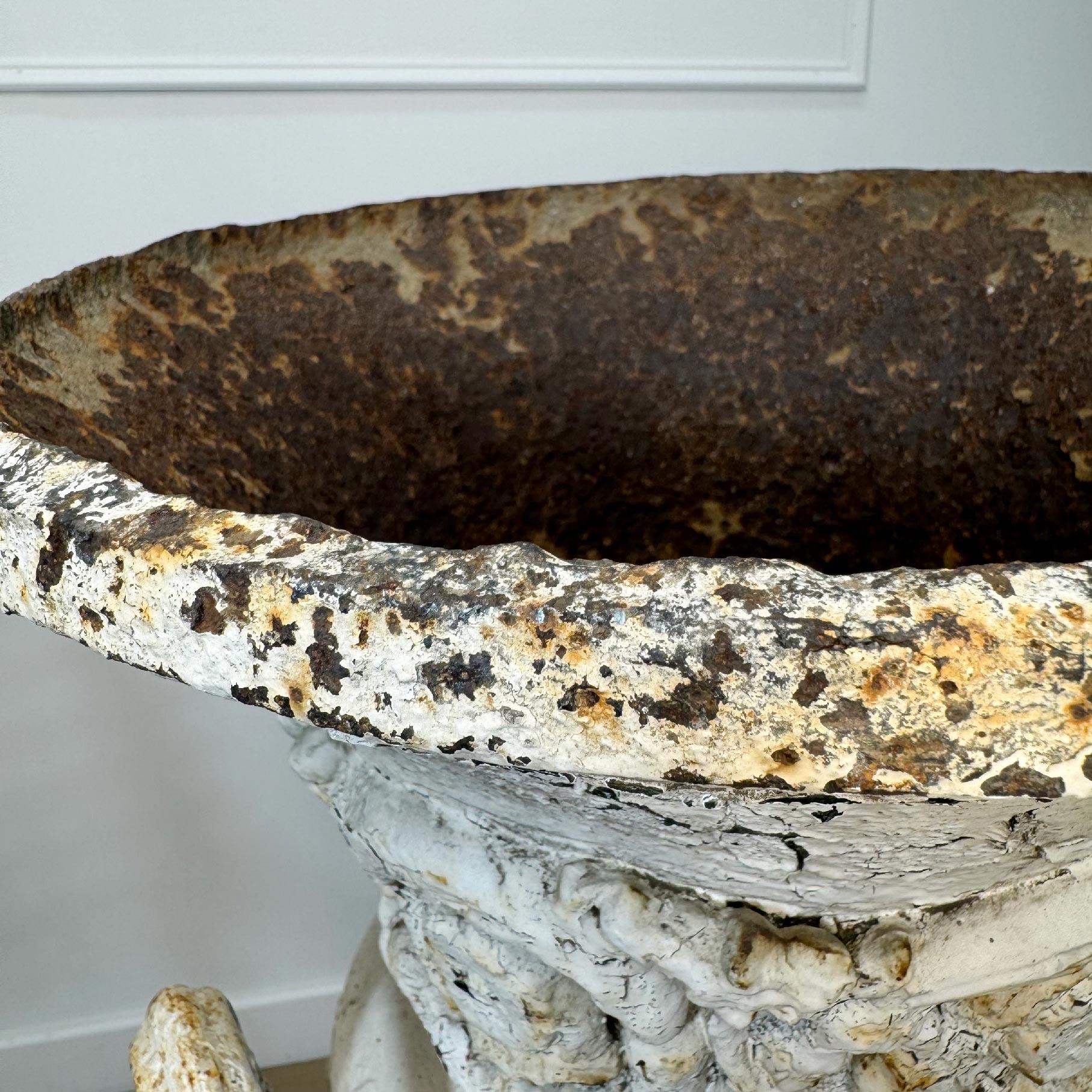 Large Andrew Handyside Cast Iron Campana Urn In Good Condition For Sale In Hastings, GB