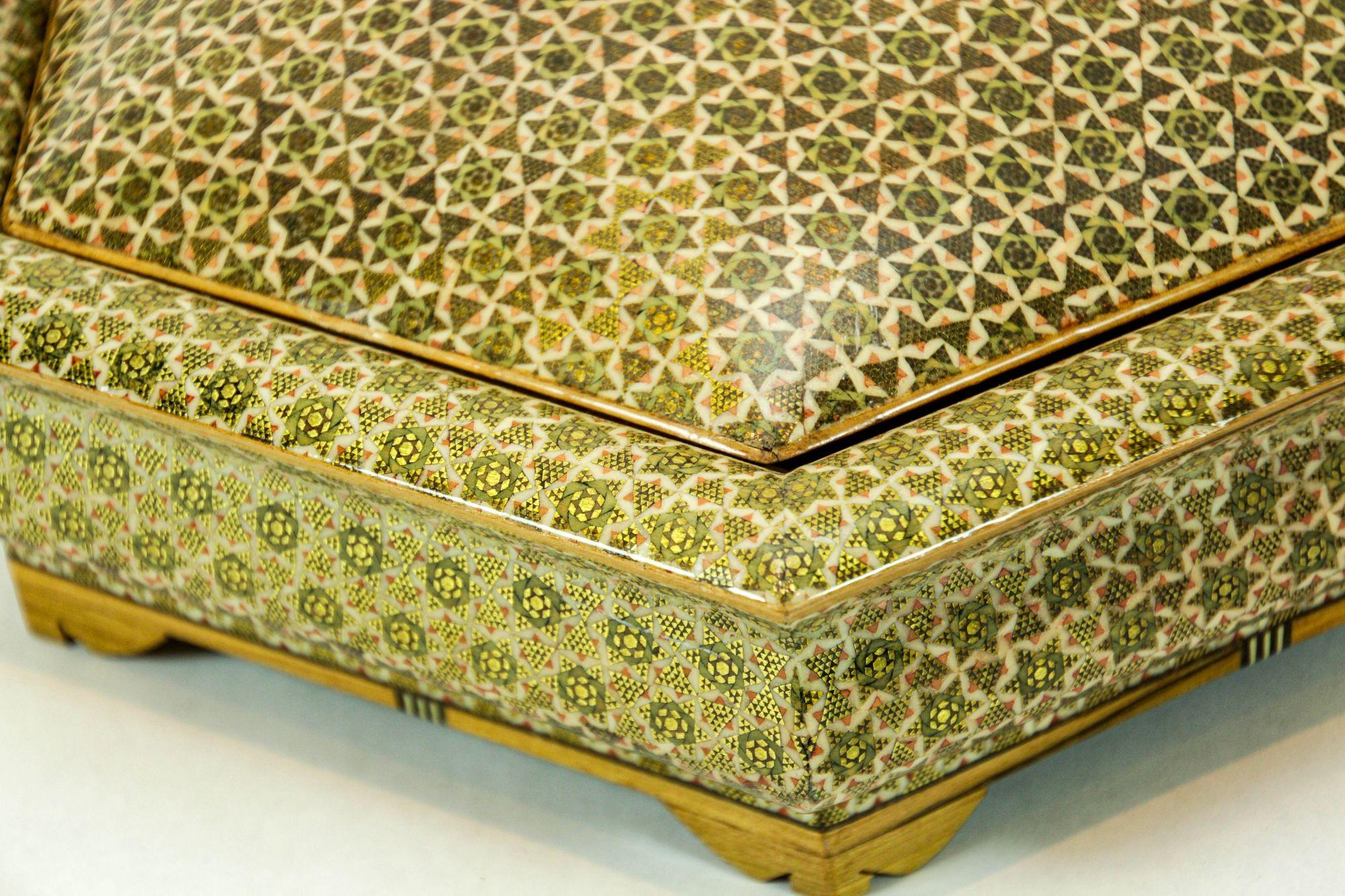 Große Anglo Indian Mosaic Inlaid Schmuck Hexagonal Box 1950s im Angebot 2