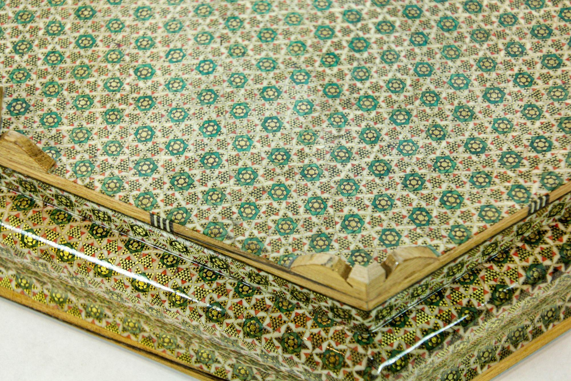 Große Anglo Indian Mosaic Inlaid Schmuck Hexagonal Box 1950s (Holz) im Angebot