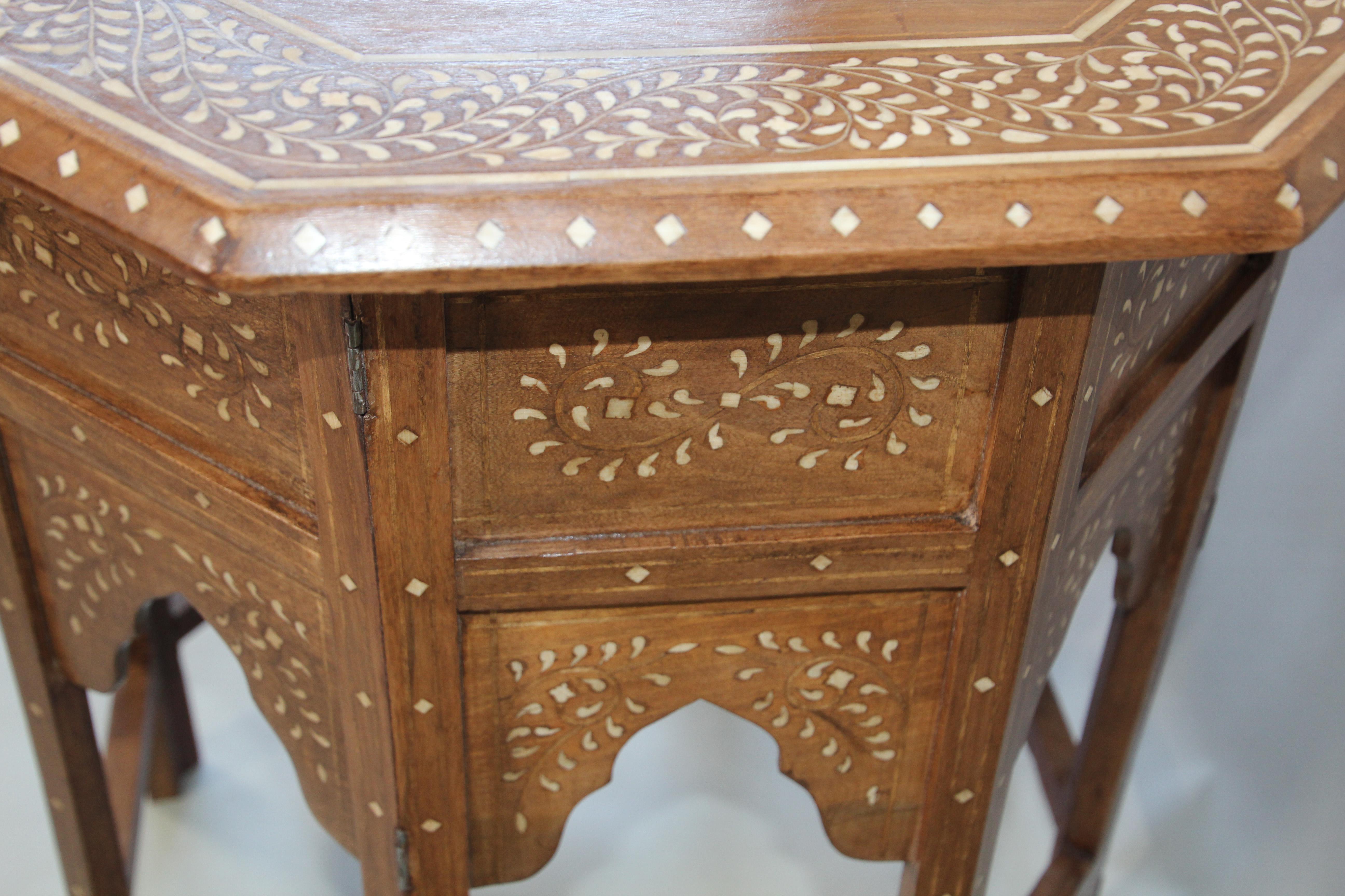 Anglo-Indian Mughal Octagonal Moorish Table with Inlay 10