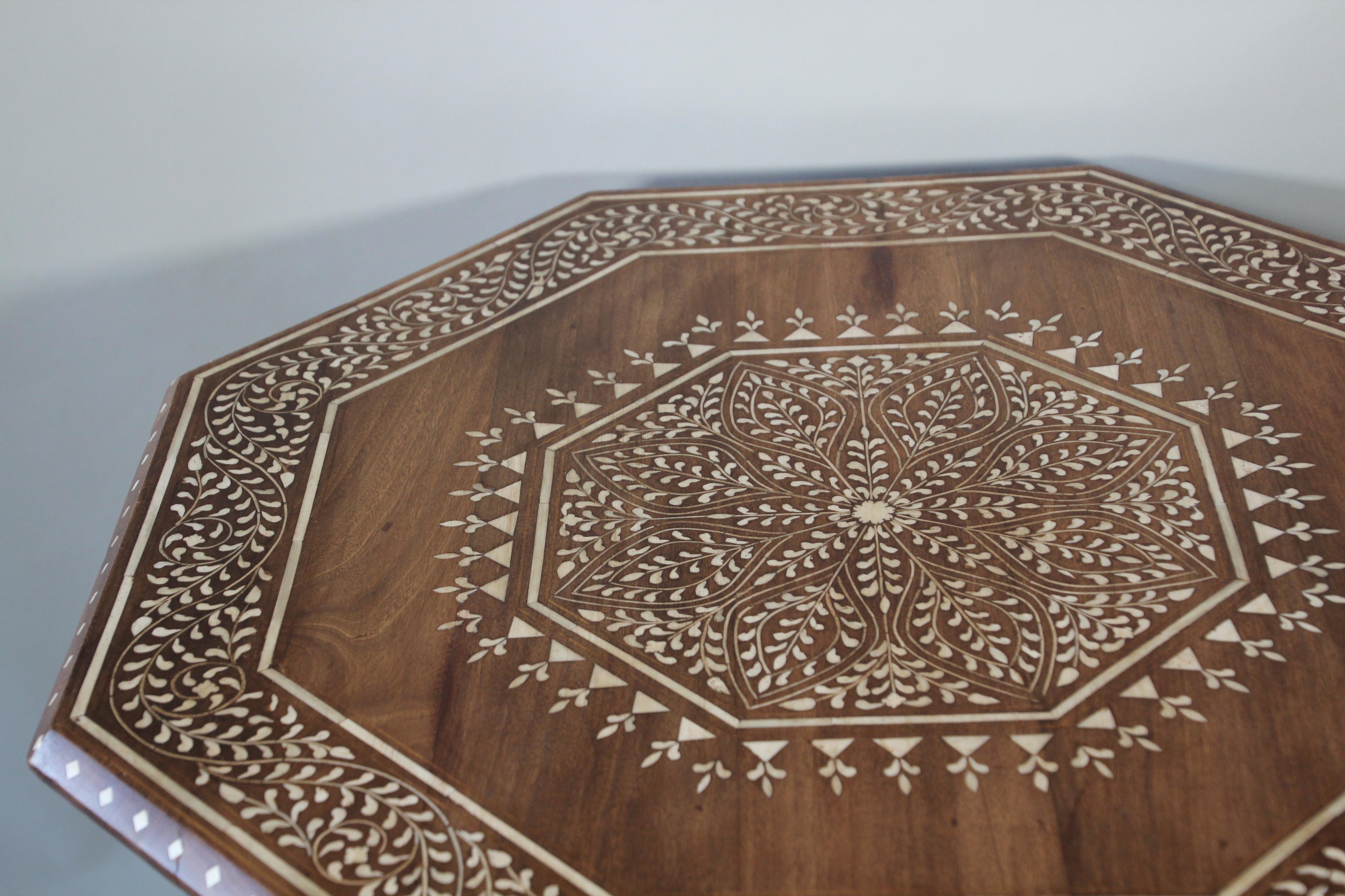 Anglo-Indian Mughal Octagonal Moorish Table with Inlay In Good Condition In North Hollywood, CA