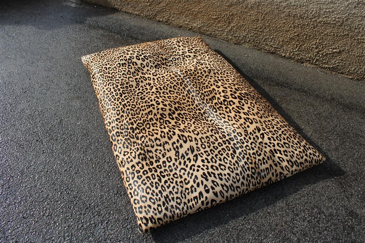 Large Animalier Cushion Horse Skin Printed Italy 1970s Pop Art Crespi In Good Condition For Sale In Palermo, Sicily
