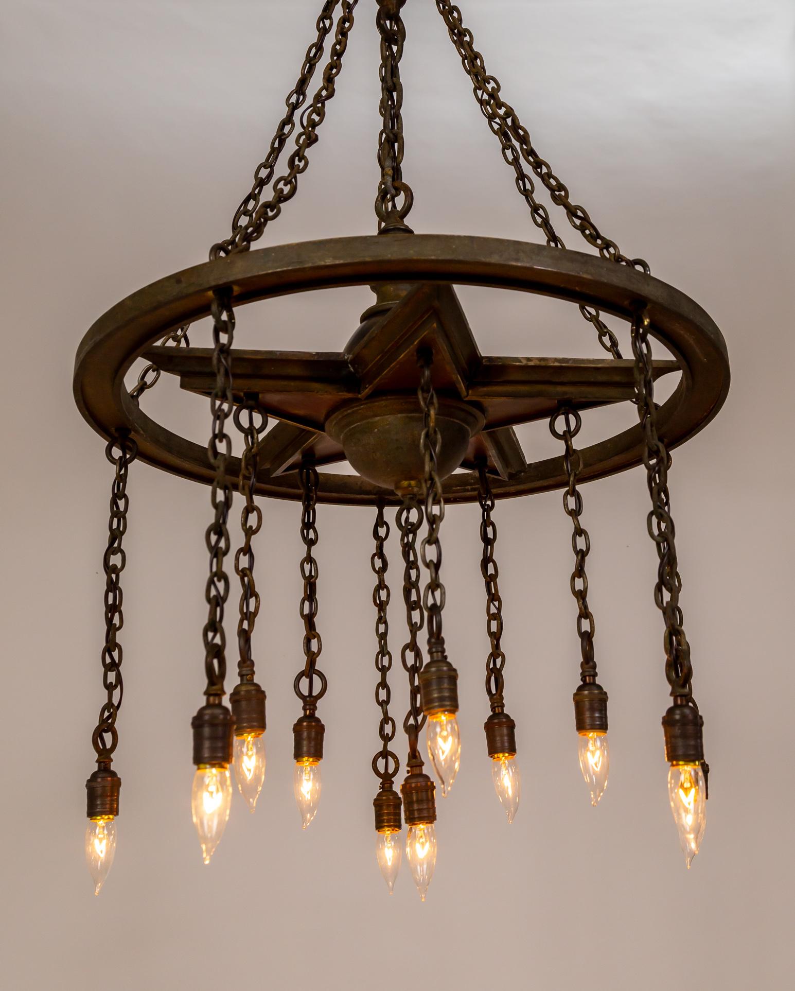 Grande lampadario a stella antico in metallo a 11 luci in vendita 6