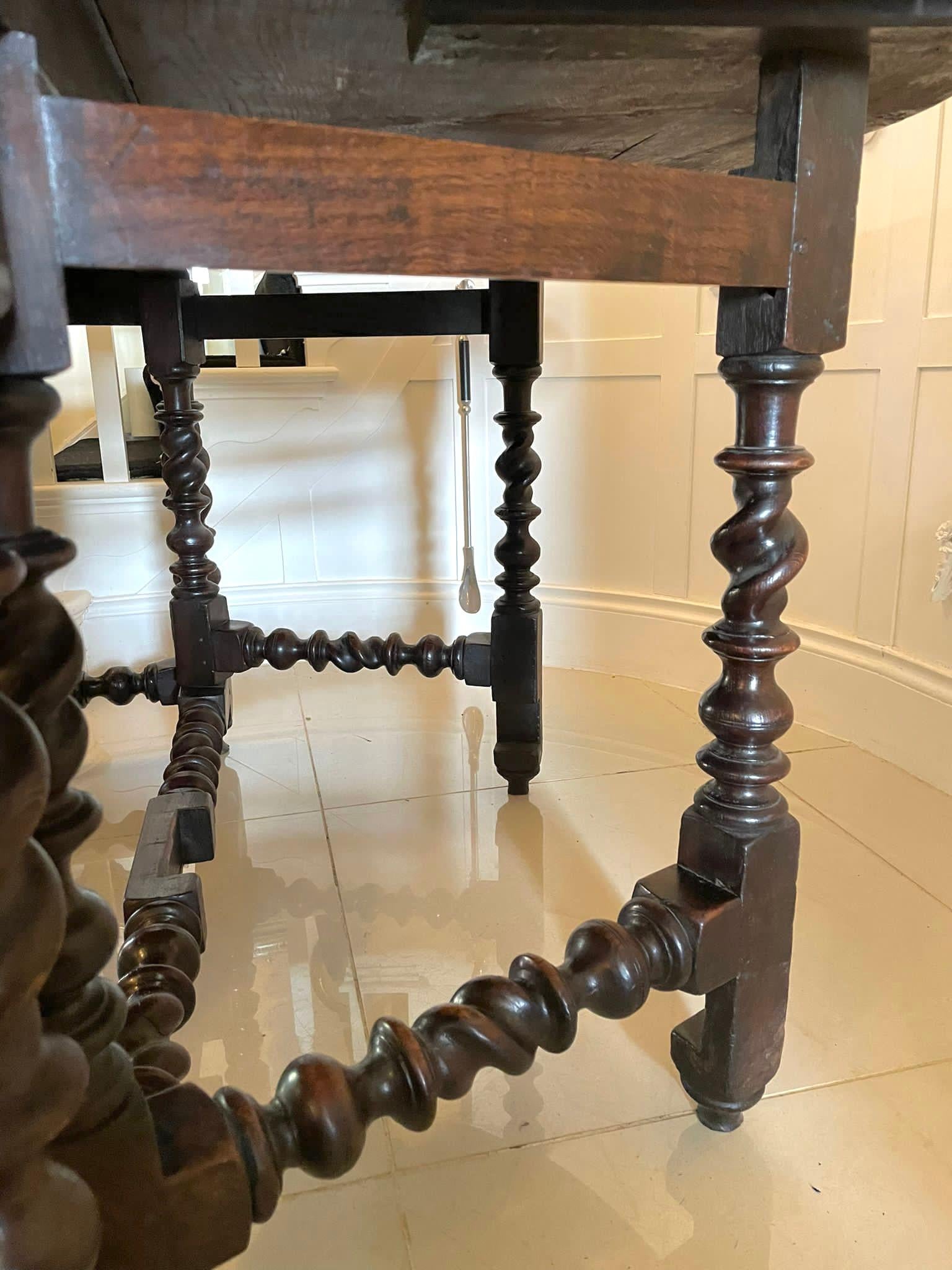 Large Antique 17th Century Quality Oak Double Gate Leg Table For Sale 5