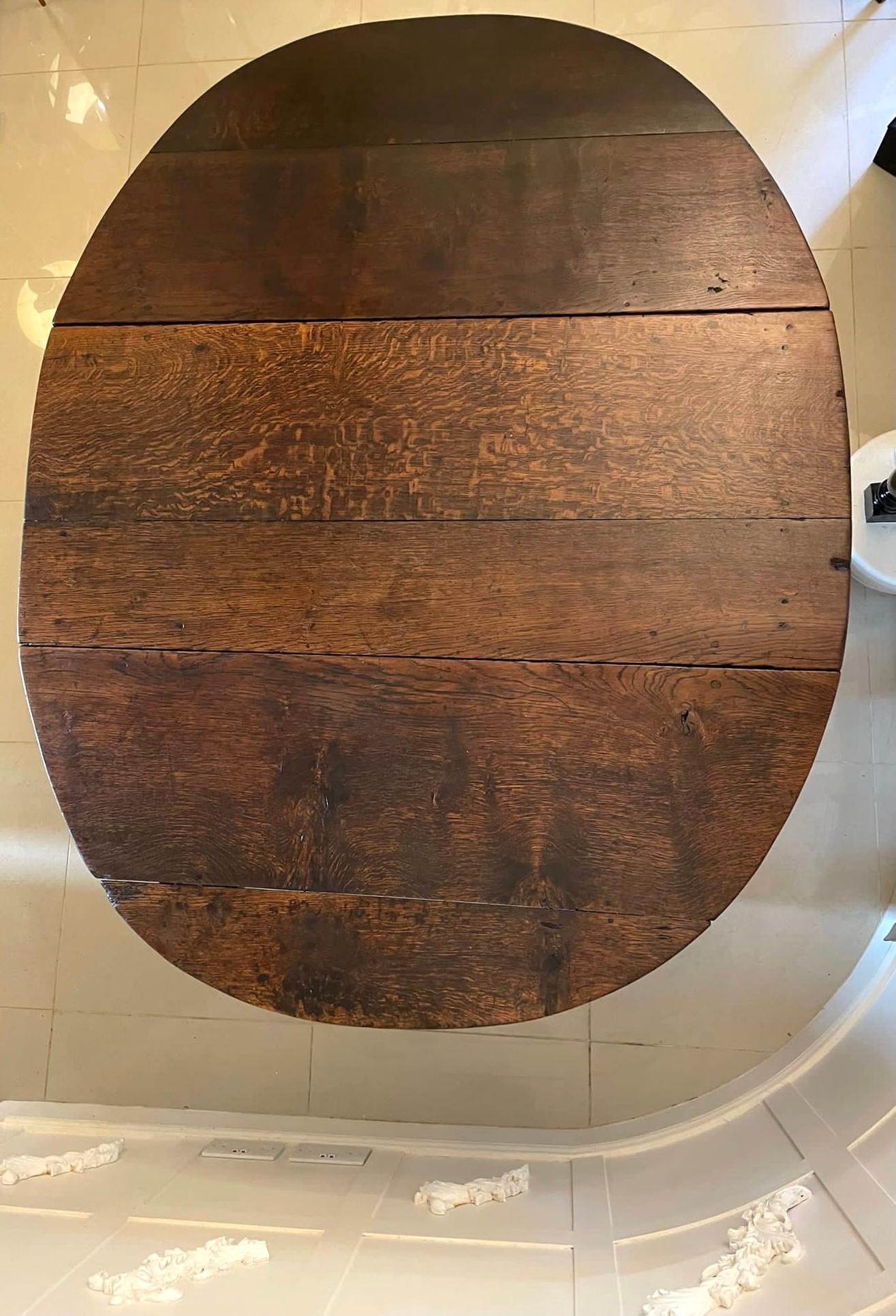 Grande table ancienne à double porte en chêne de qualité du 17ème siècle en vente 1