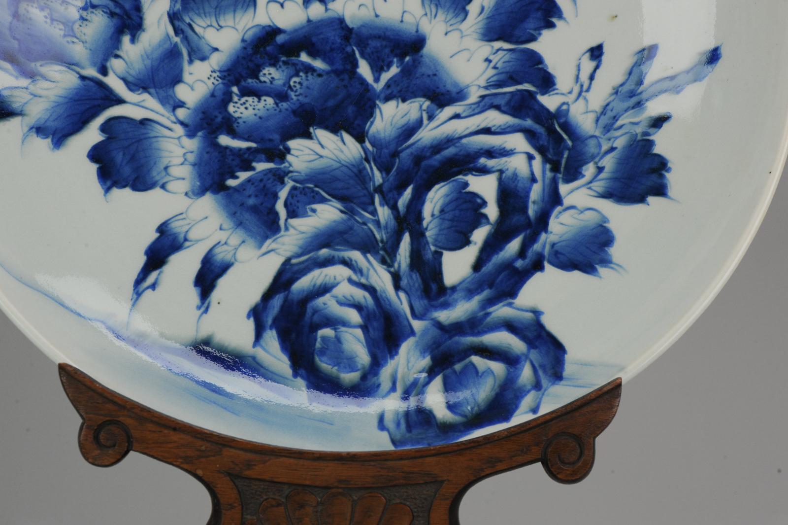 Large Antique 18/19th C Japanese Edo Porcelain Blue White Floral Charger For Sale 3