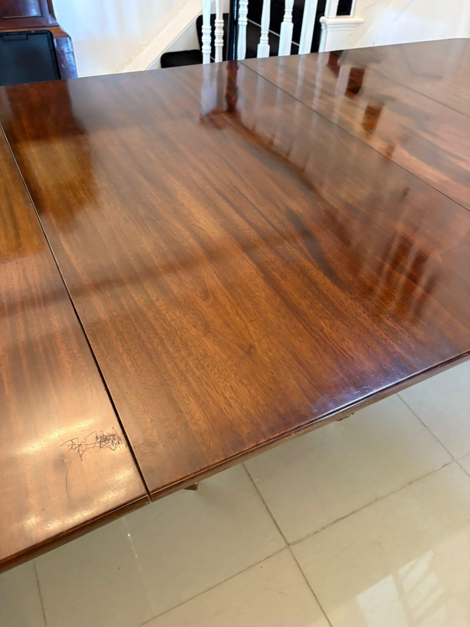 Large Antique 18 Seater Superb Quality Figured Mahogany 3 Pilar Dining Table For Sale 1