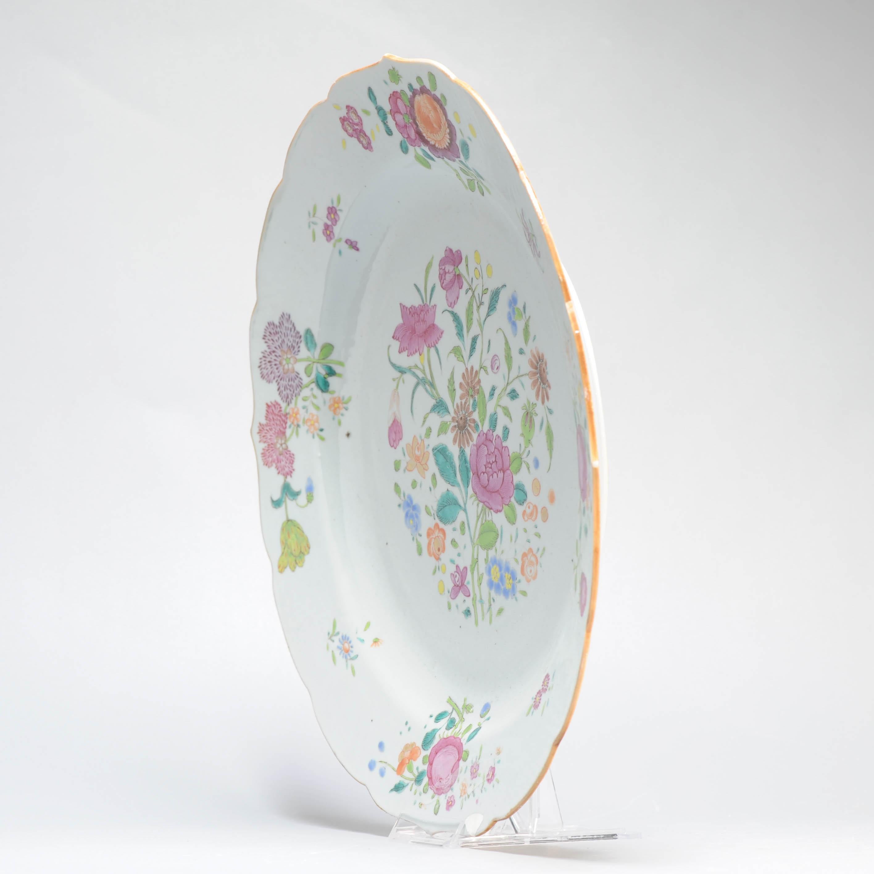 Large Antique 18th C Chinese Porcelain Dish Qianlong Fencai Flowers China Lob In Excellent Condition For Sale In Amsterdam, Noord Holland