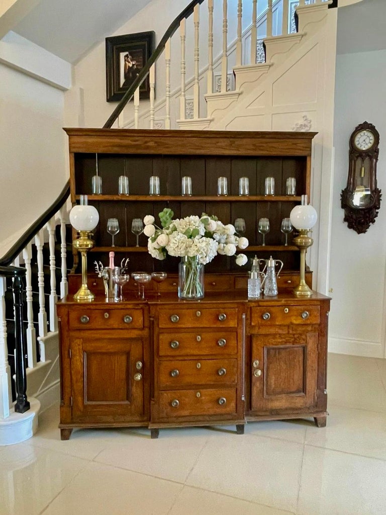 Large Antique 18th Century George III Quality Oak Dresser and Rack For