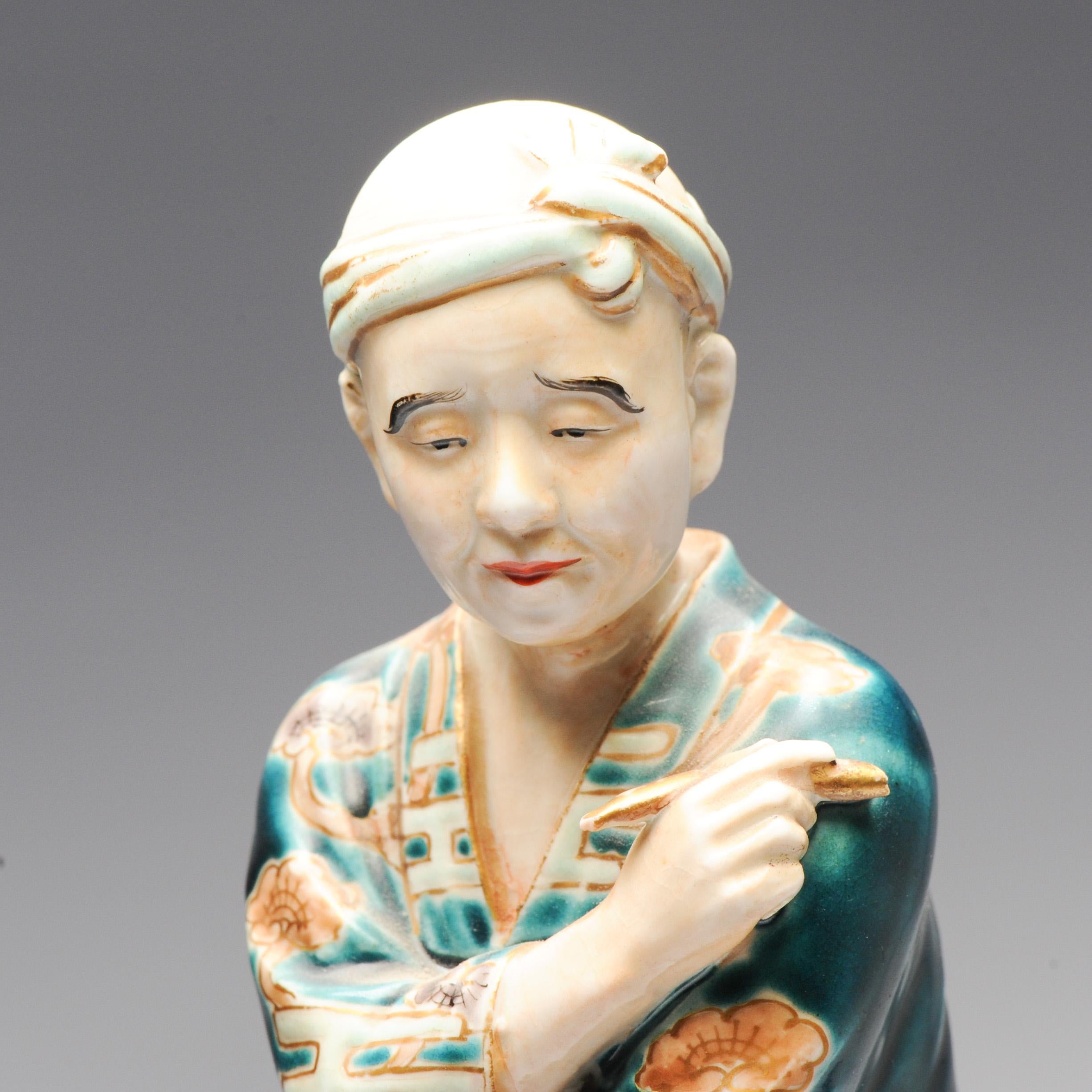 Large Antique 19th-20th C Meiji Japanese Kutani Statue of a Man, Figure For Sale 4