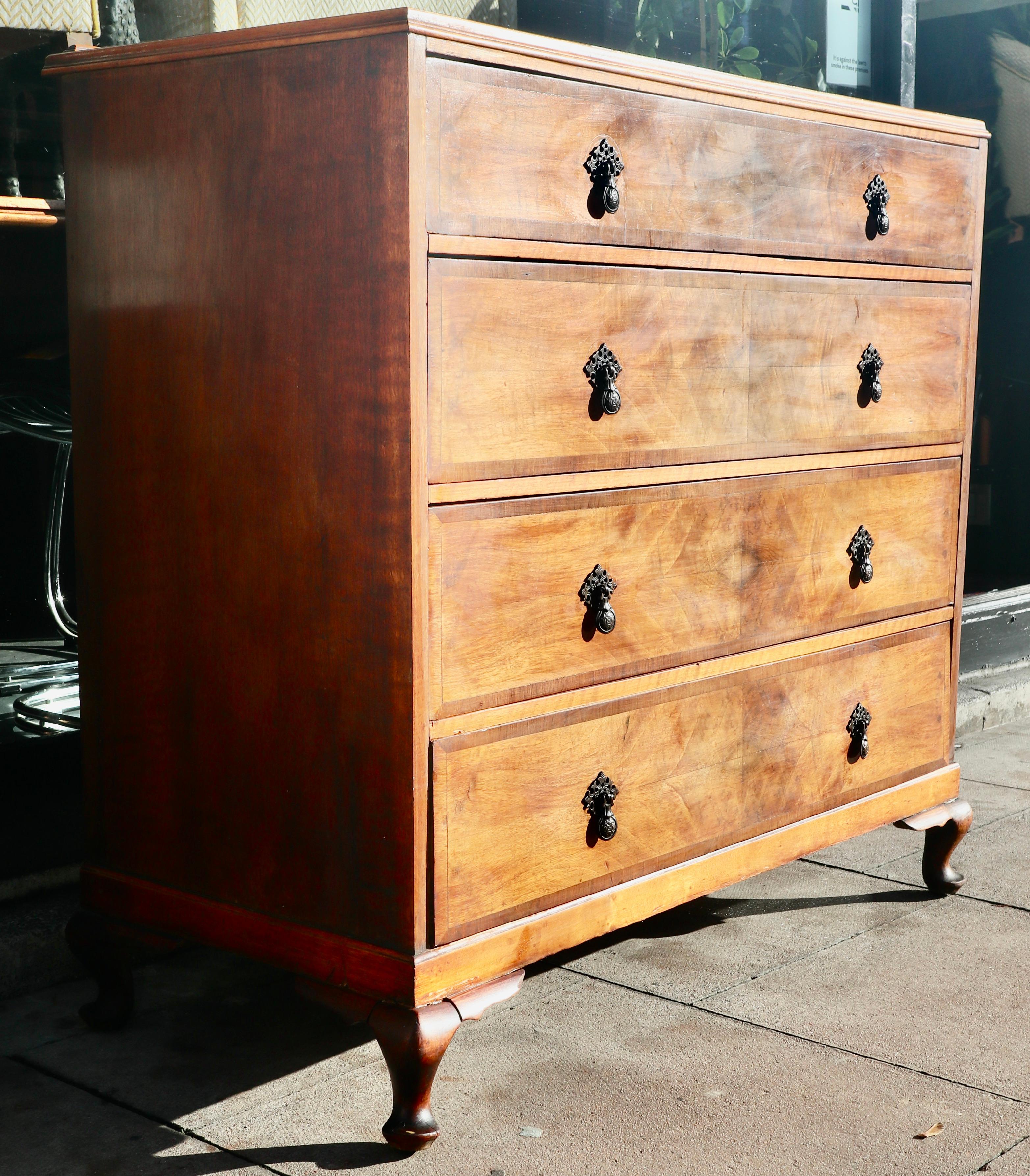 Large antique 1920s burr Walnut Chest Of four Drawers For Sale 7