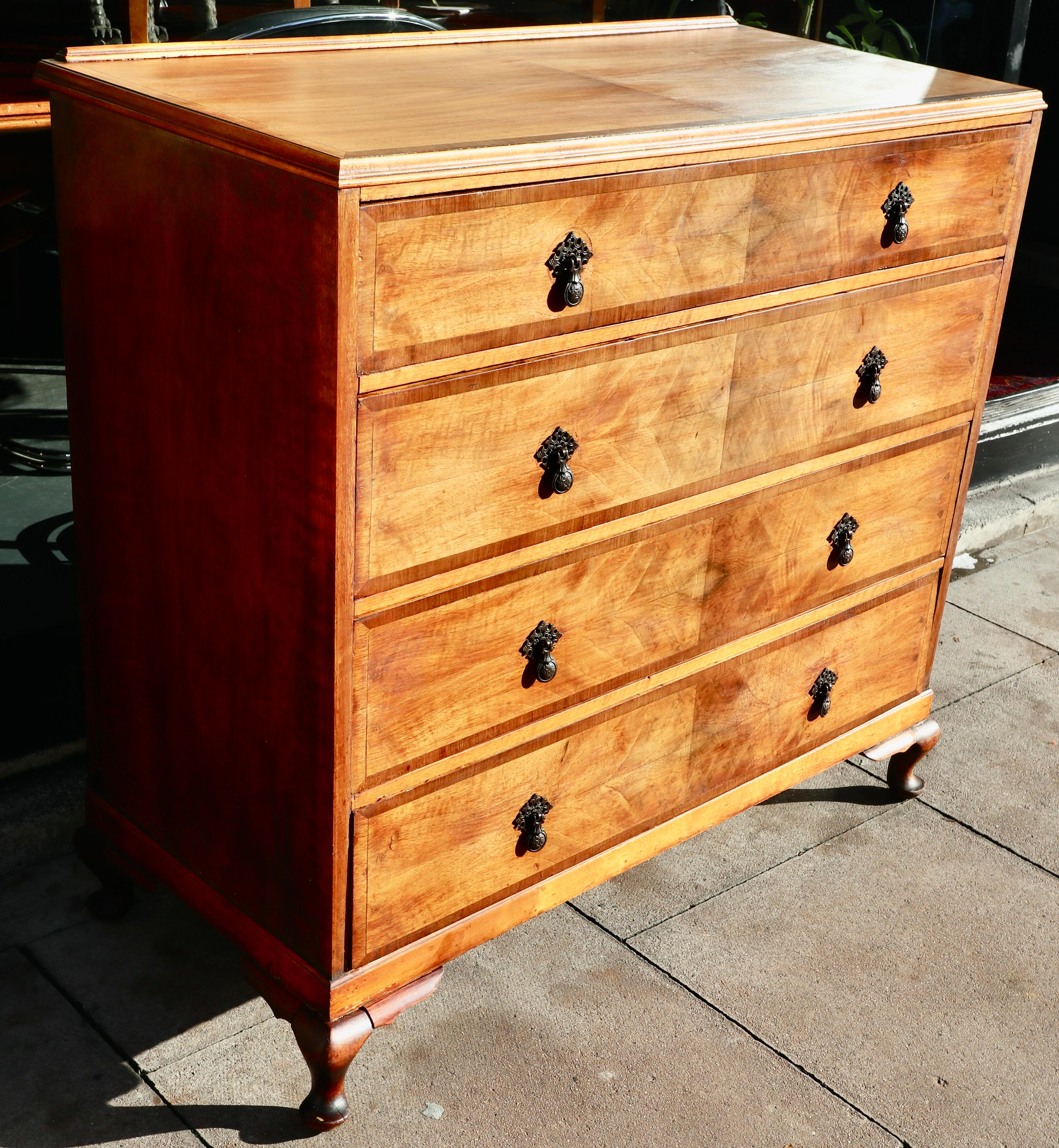 Large antique 1920s burr Walnut Chest Of four Drawers For Sale 8