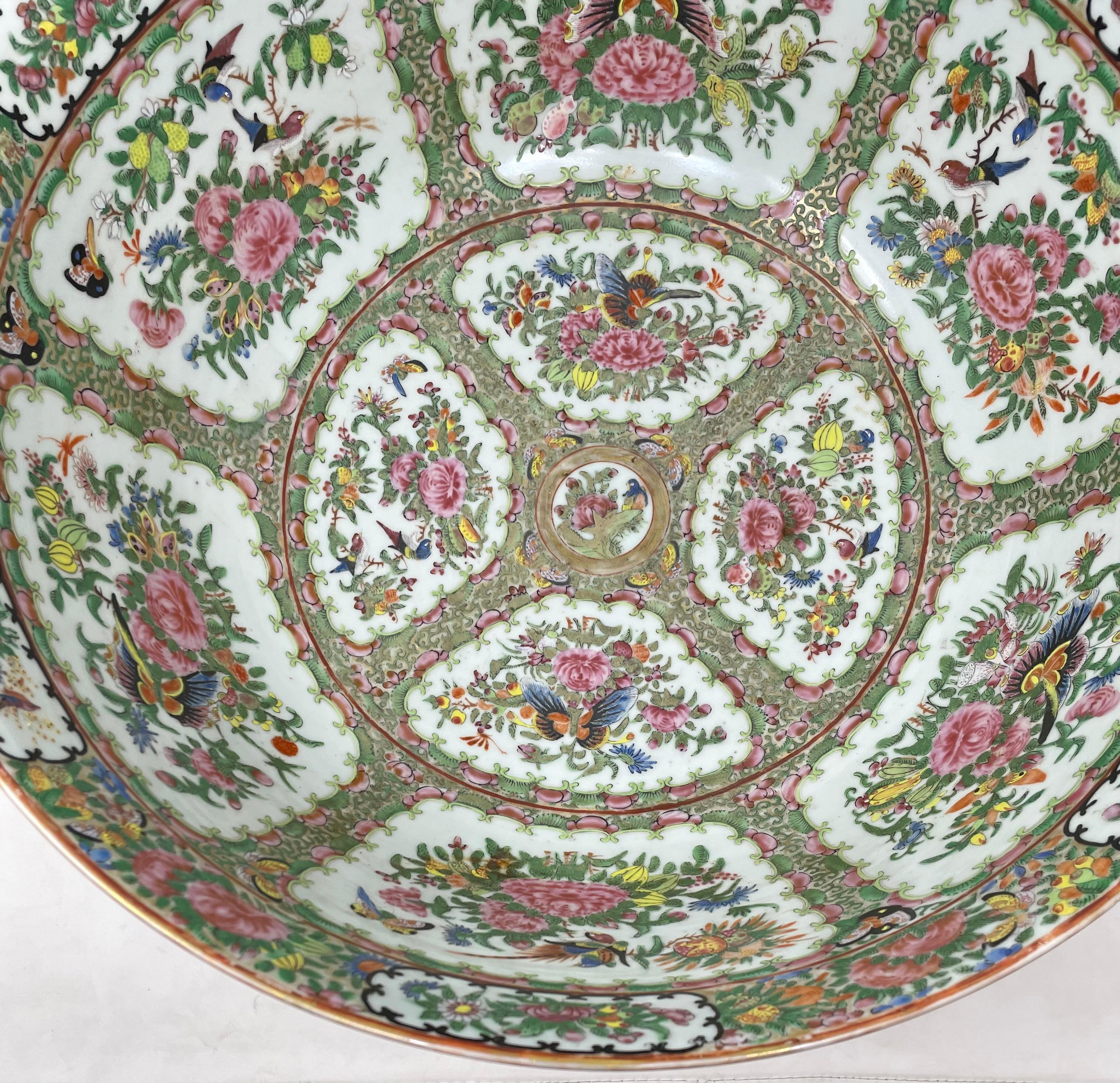 Large Antique 19th Century Chinese Rose Canton Porcelain Bowl on Original Stand In Good Condition In New Orleans, LA
