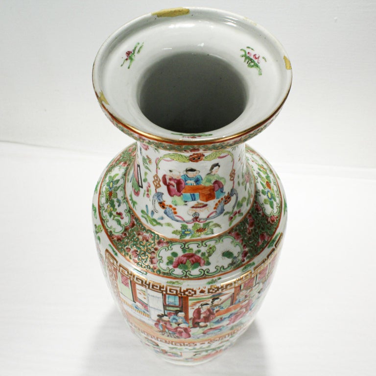 Large Antique 19th Century Chinese Rose Mandarin Porcelain Vase In Good Condition For Sale In Philadelphia, PA