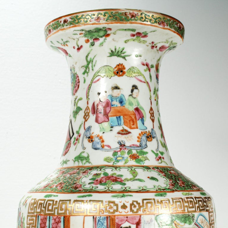 Large Antique 19th Century Chinese Rose Mandarin Porcelain Vase For Sale 2