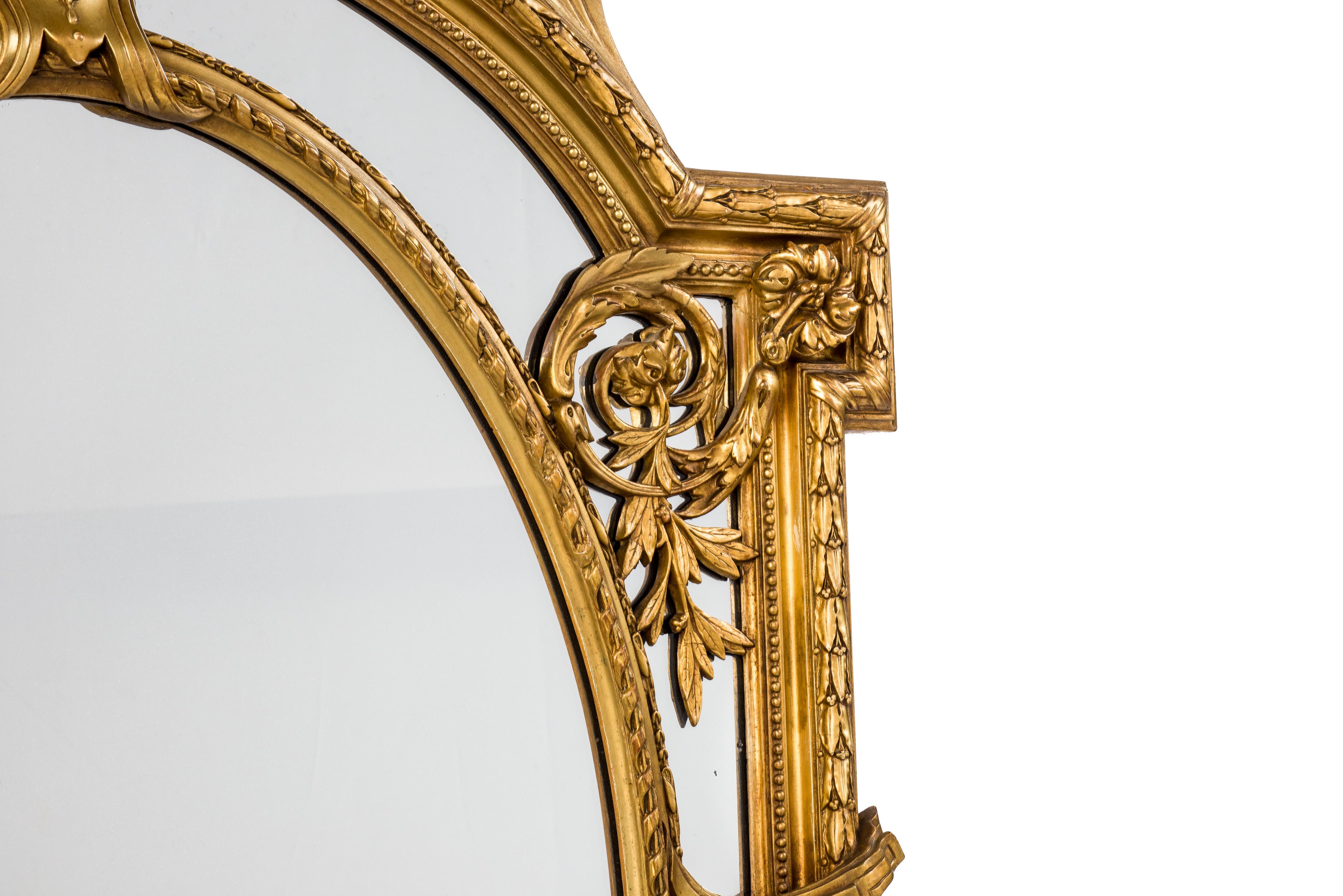 Doré Grand miroir français ancien du 19ème siècle à parcloses Louis Seize doré à la feuille d'or