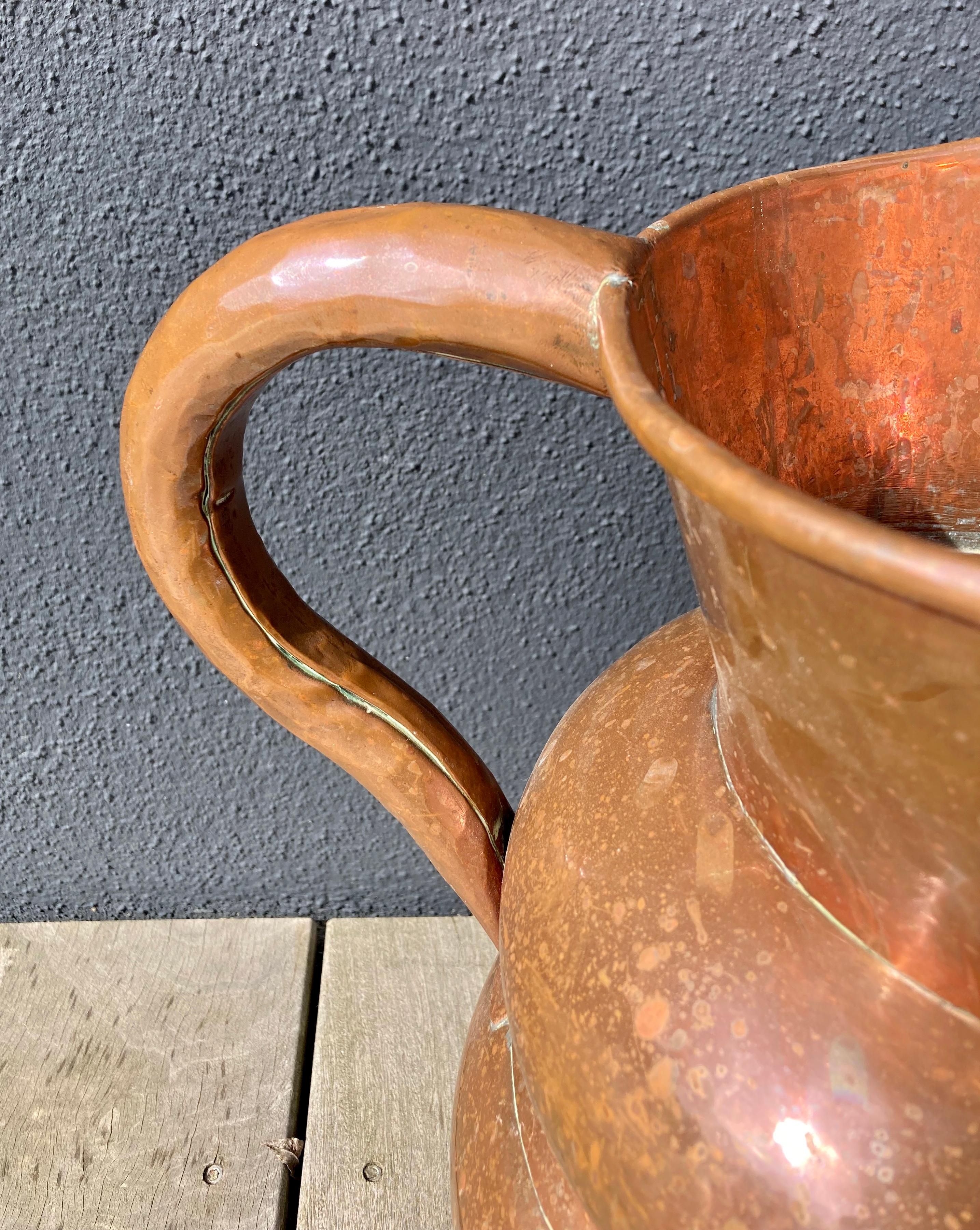 Large Antique 19th Century Hammered French Copper Water Jug with Handle For Sale 3