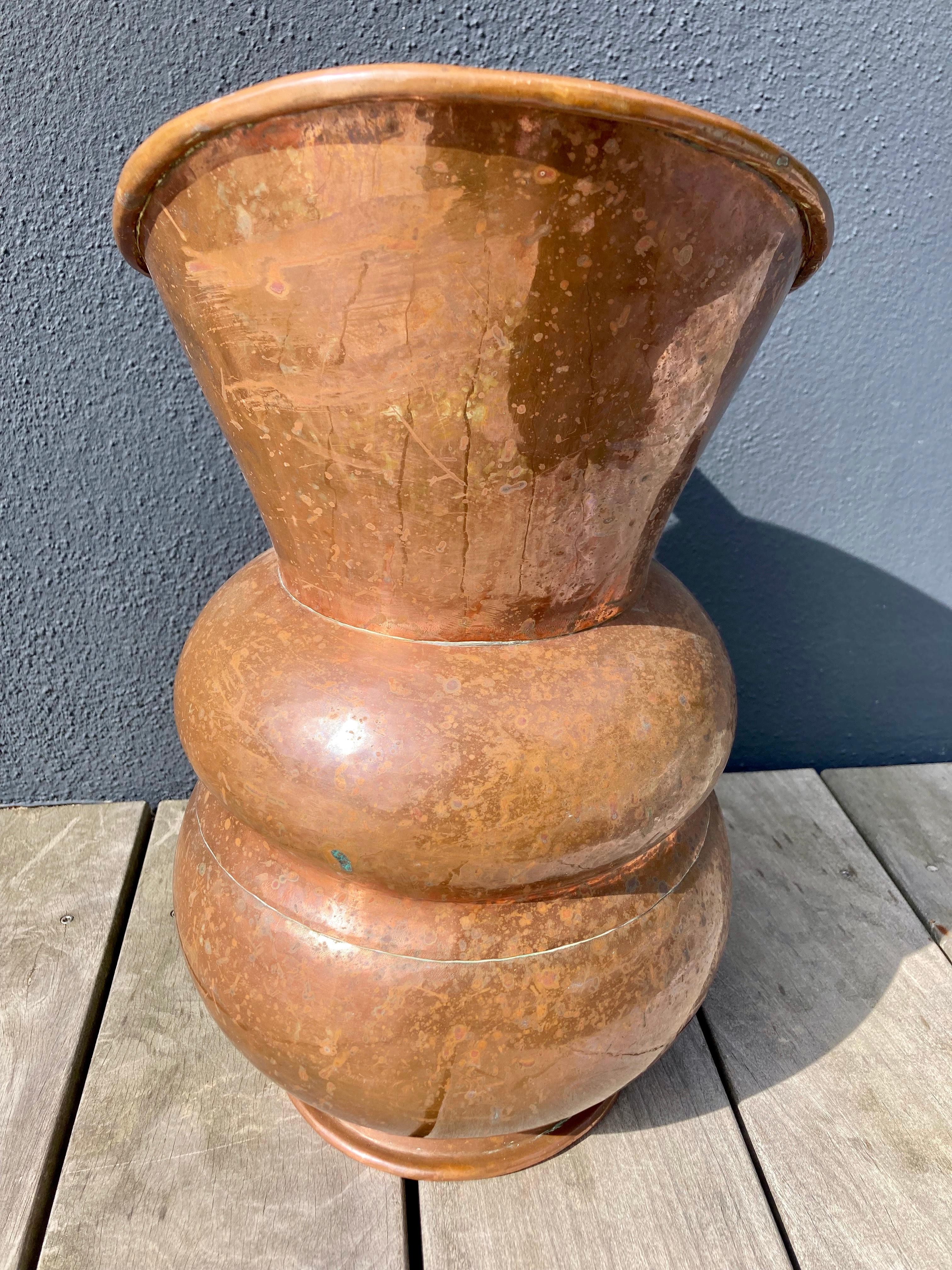 Large Antique 19th Century Hammered French Copper Water Jug with Handle For Sale 4
