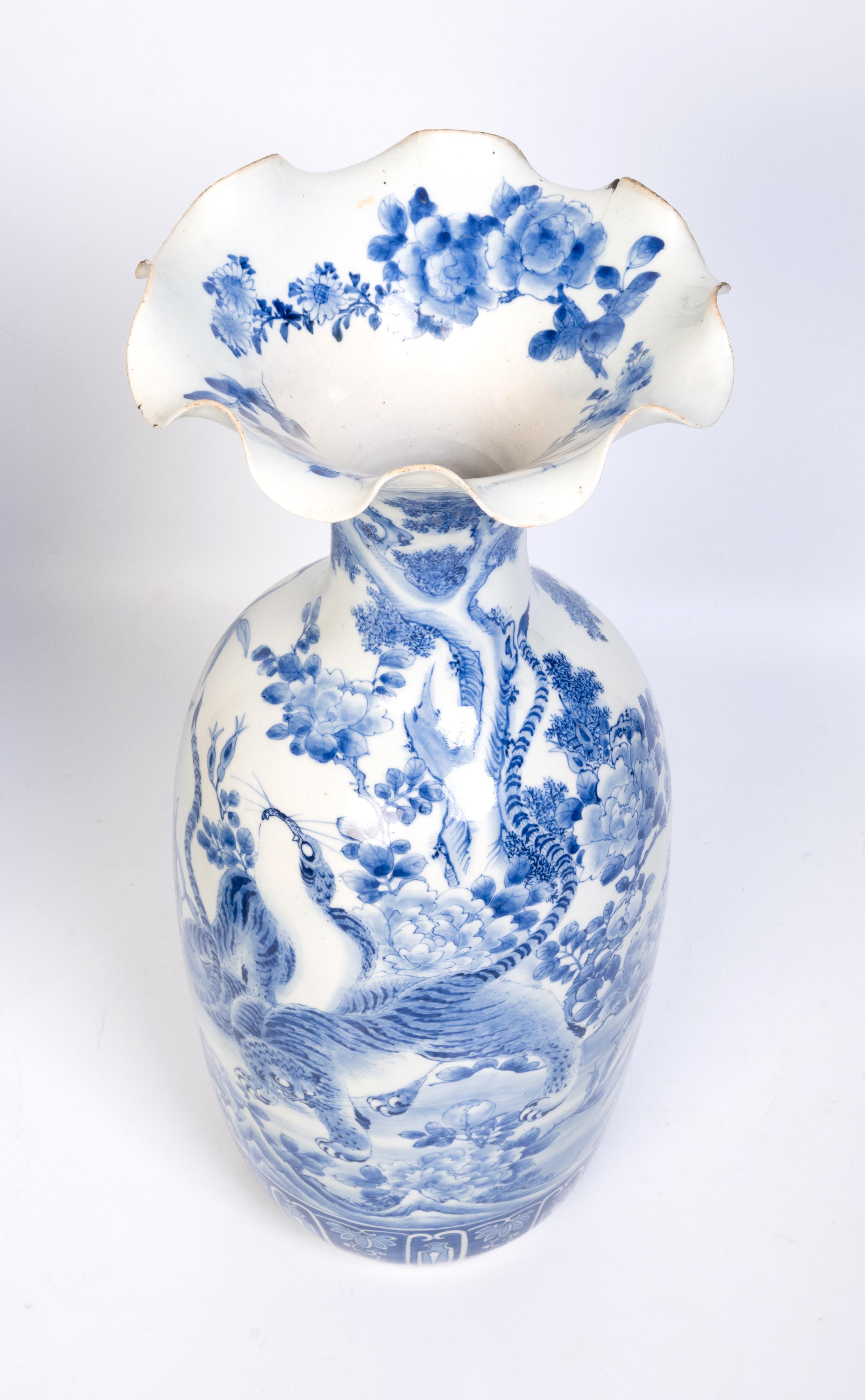 Large Antique 19th Century Japanese Blue and White Scalloped Porcelain Vase For Sale 6