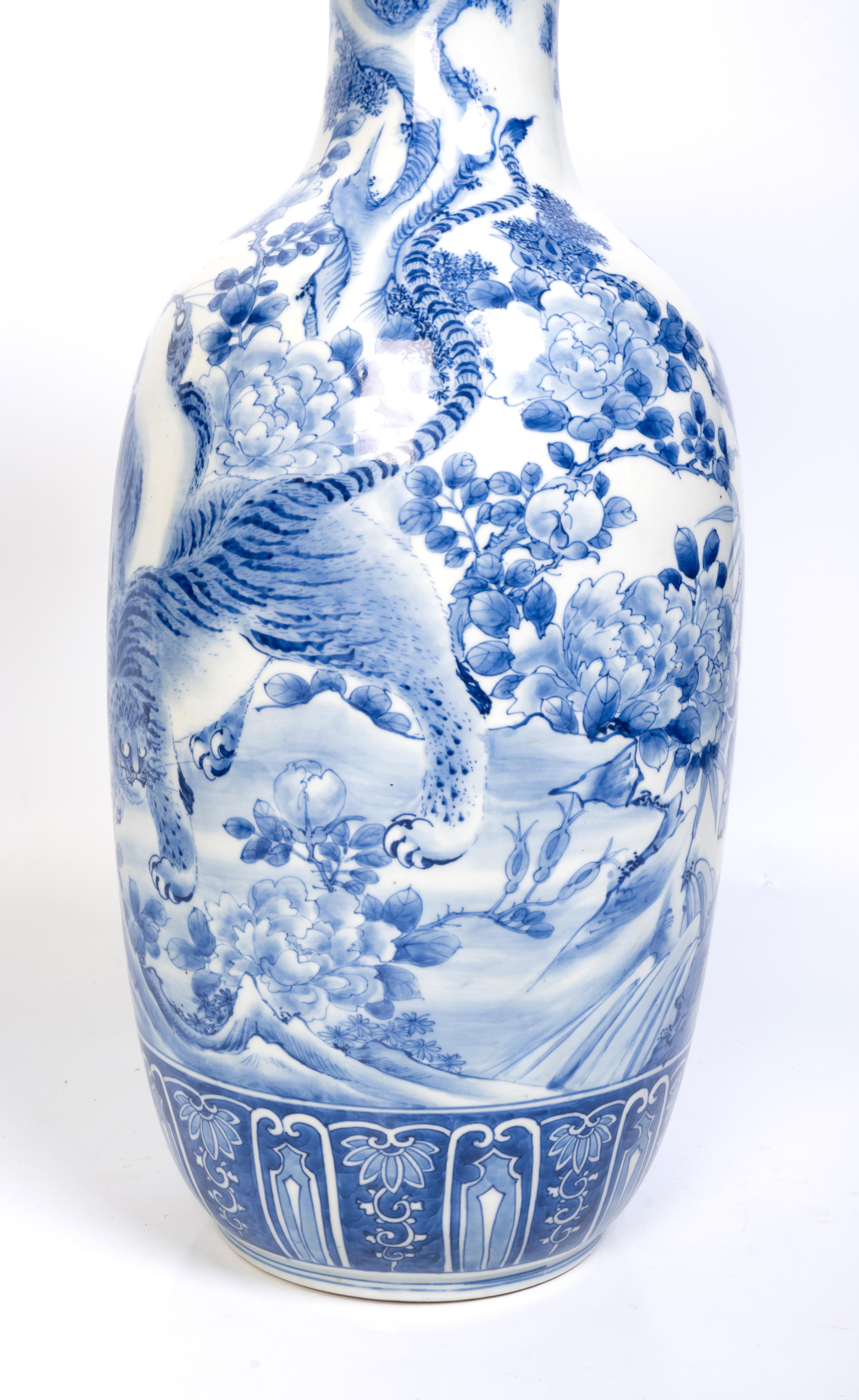 Large Antique 19th Century Japanese Blue and White Scalloped Porcelain Vase For Sale 11