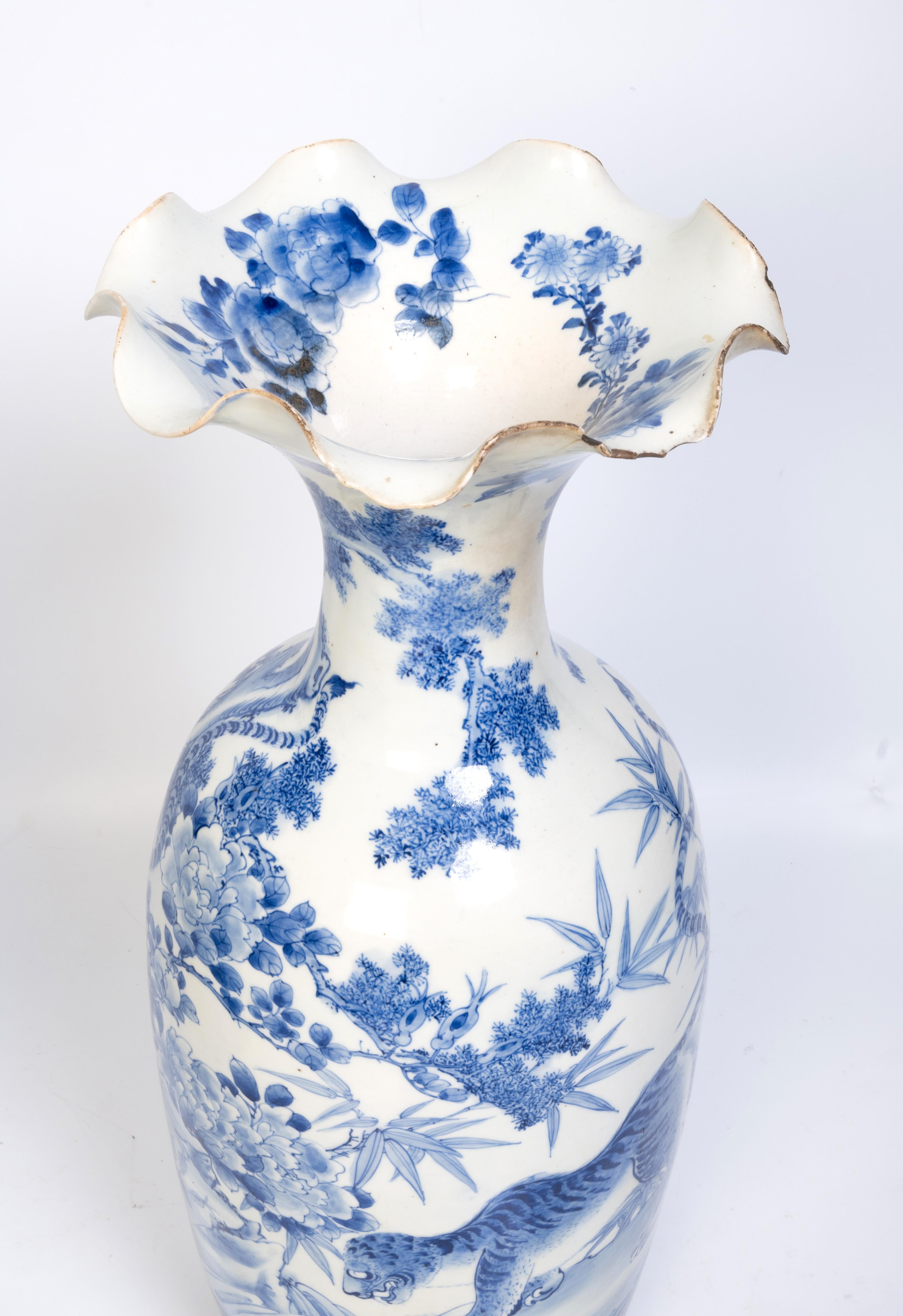 Large Antique 19th Century Japanese Blue and White Scalloped Porcelain Vase For Sale 1