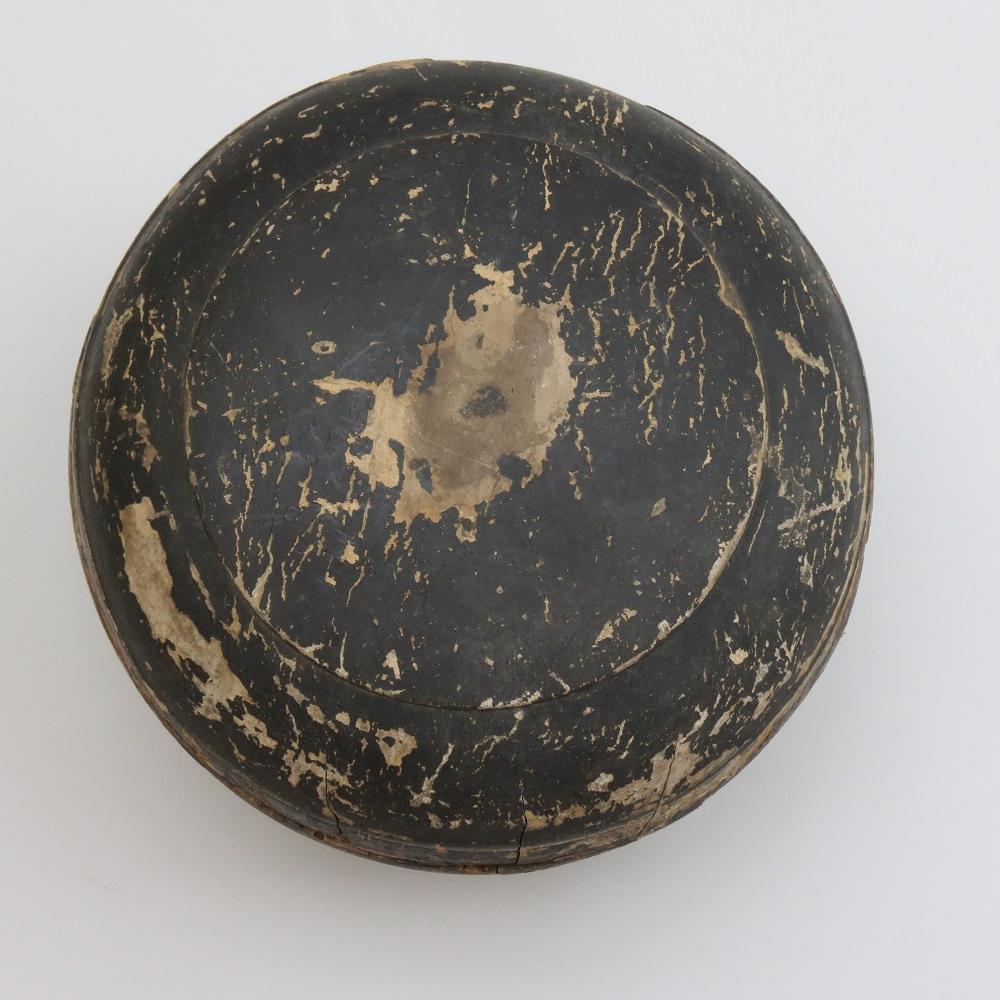 Antique Japanese Lacquered lidded circular box. Wonderful wooden box with lid. Black lacquer to the exterior and red lacquer inside the box with gold painted decoration to the edge of the lid and box, the box is now heavily worn and distressed, and