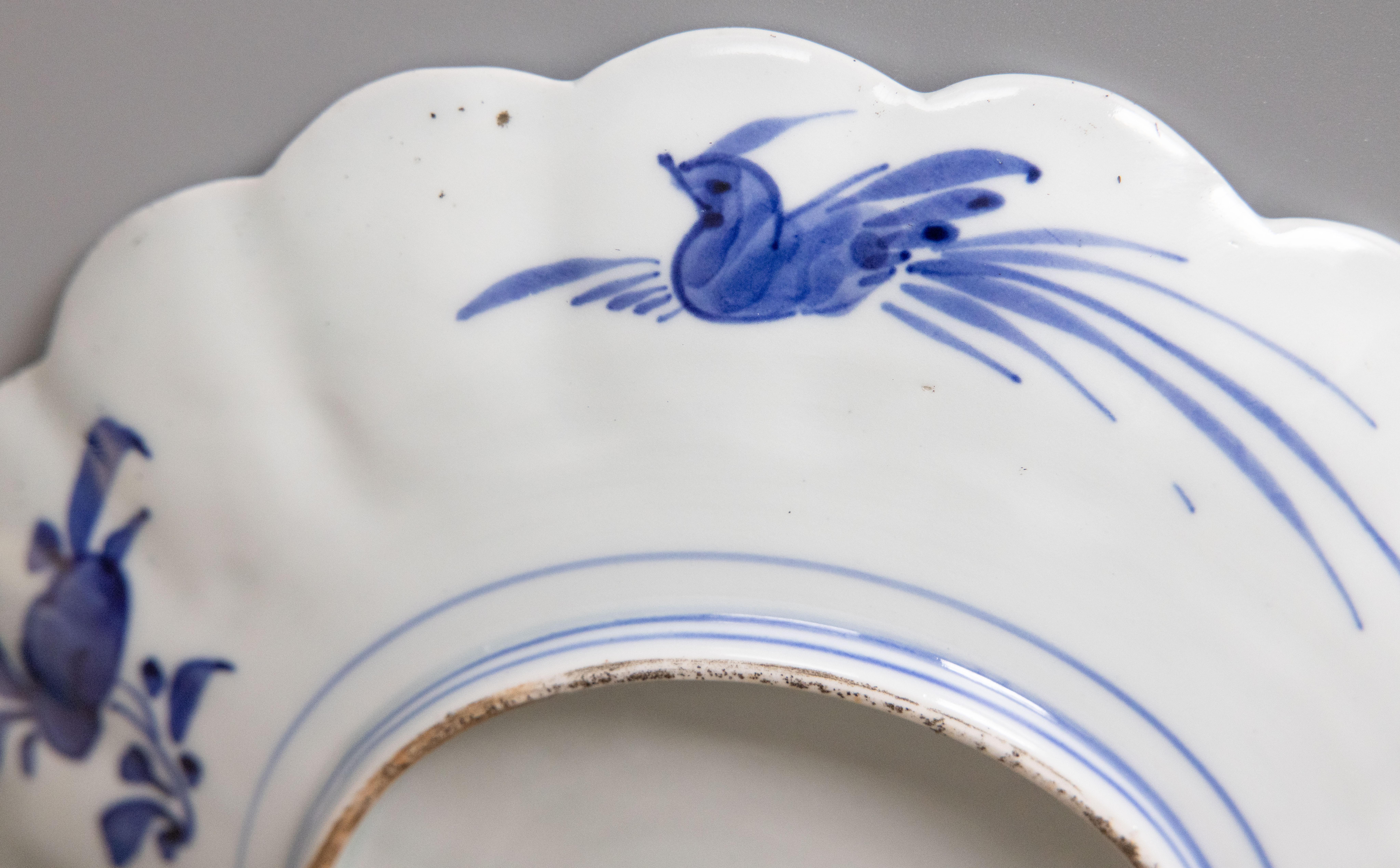 Porcelaine Grande assiette japonaise festonnée Imari ancienne du 19e siècle en vente