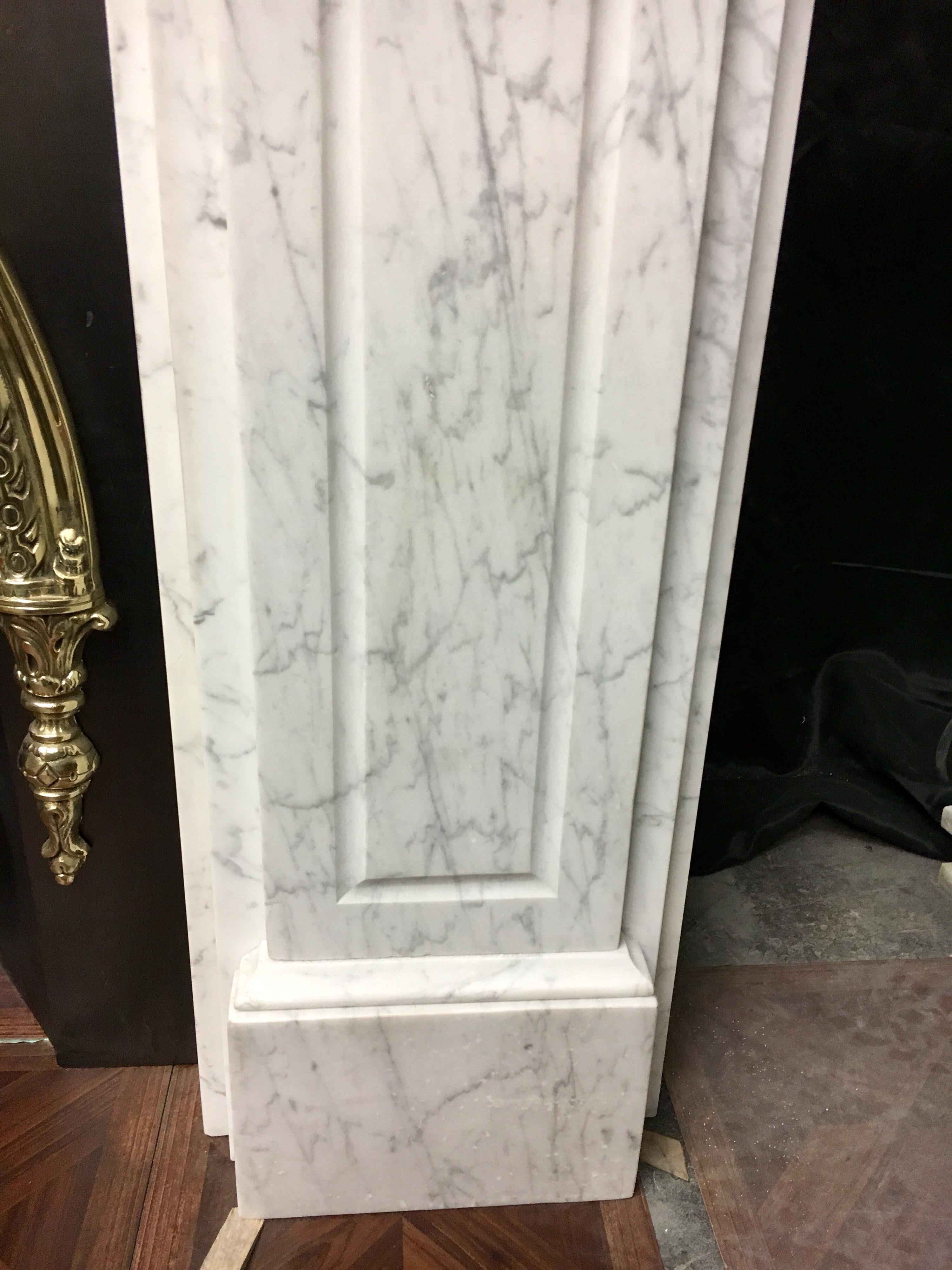 English Large Antique 19th Century Mid-Victorian Carrara Marble Fireplace Surround