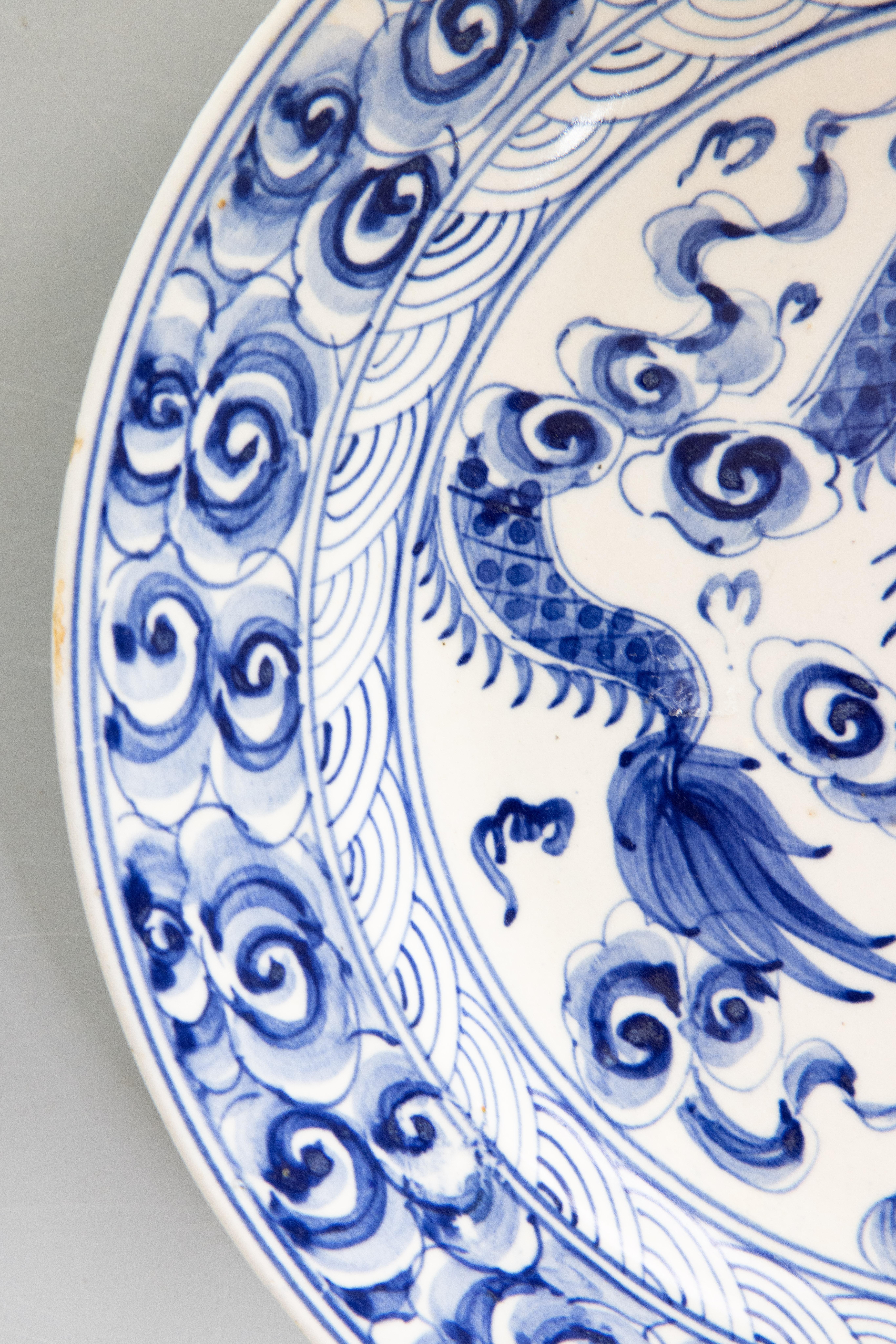Large Antique 19th Century Qing Dynasty Chinese Blue & White Dragon Plate In Good Condition For Sale In Pearland, TX