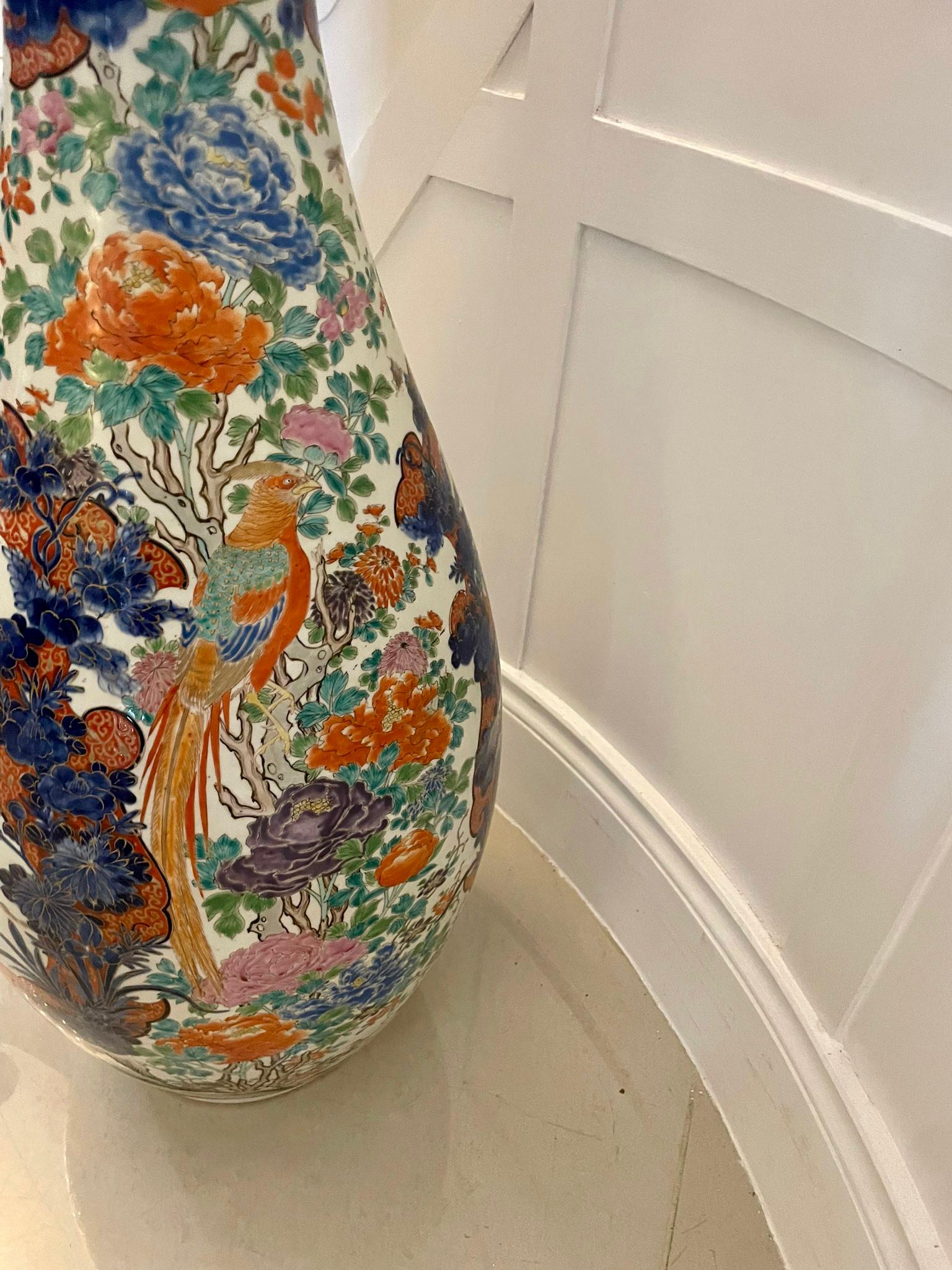 Grande vaso antico da terra Imari giapponese di qualità del XIX secolo in vendita 5