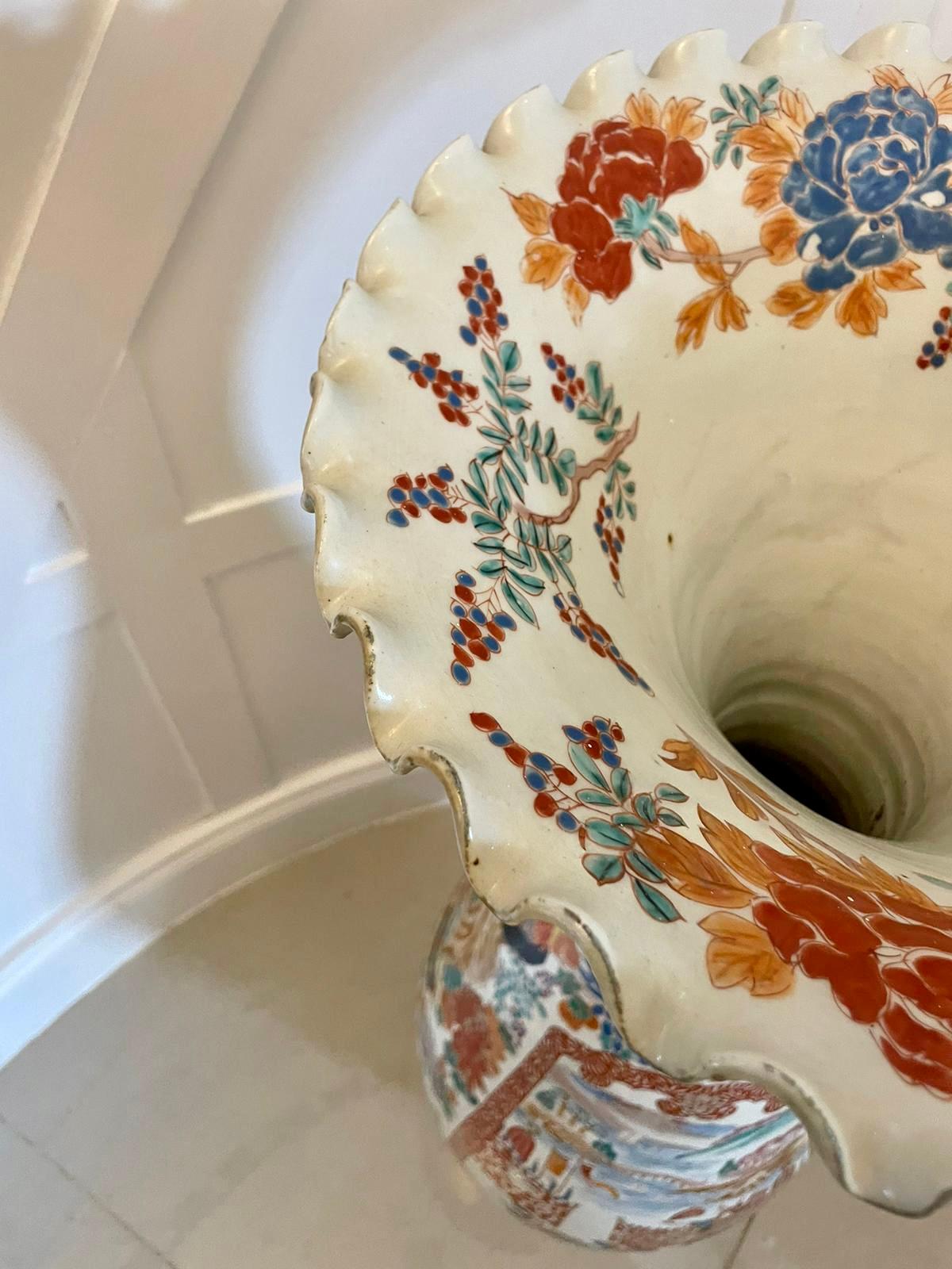 Grande vaso antico da terra Imari giapponese di qualità del XIX secolo in vendita 6