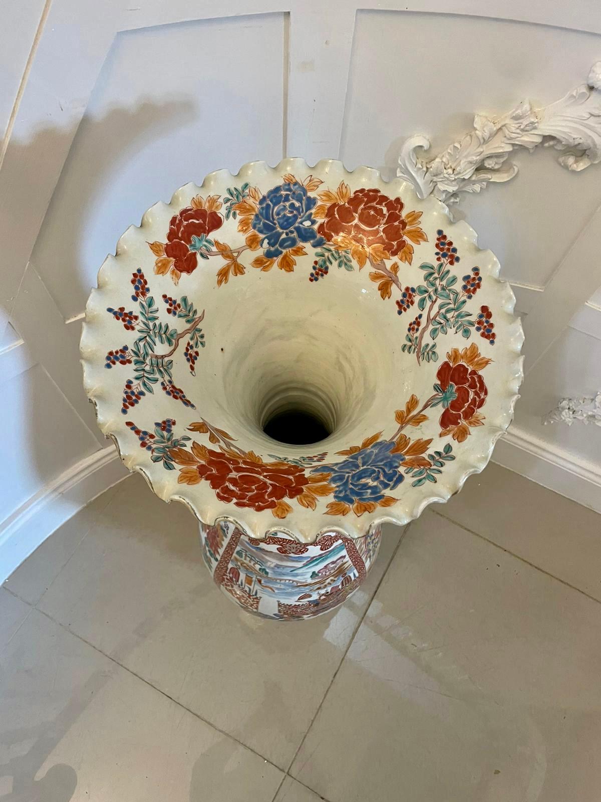 Grande vaso antico da terra Imari giapponese di qualità del XIX secolo in vendita 7