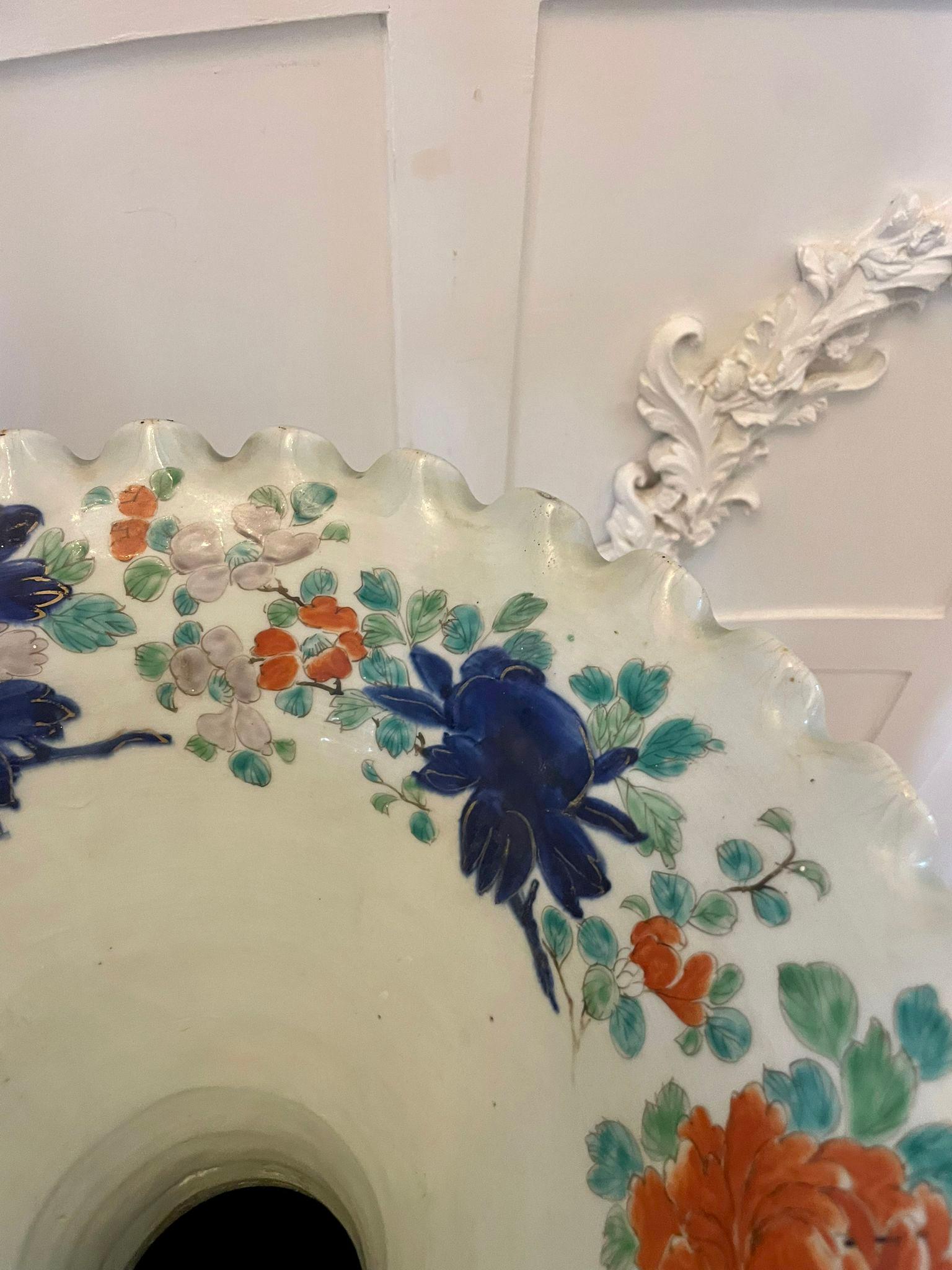 Grande vaso antico da terra Imari giapponese di qualità del XIX secolo in vendita 8