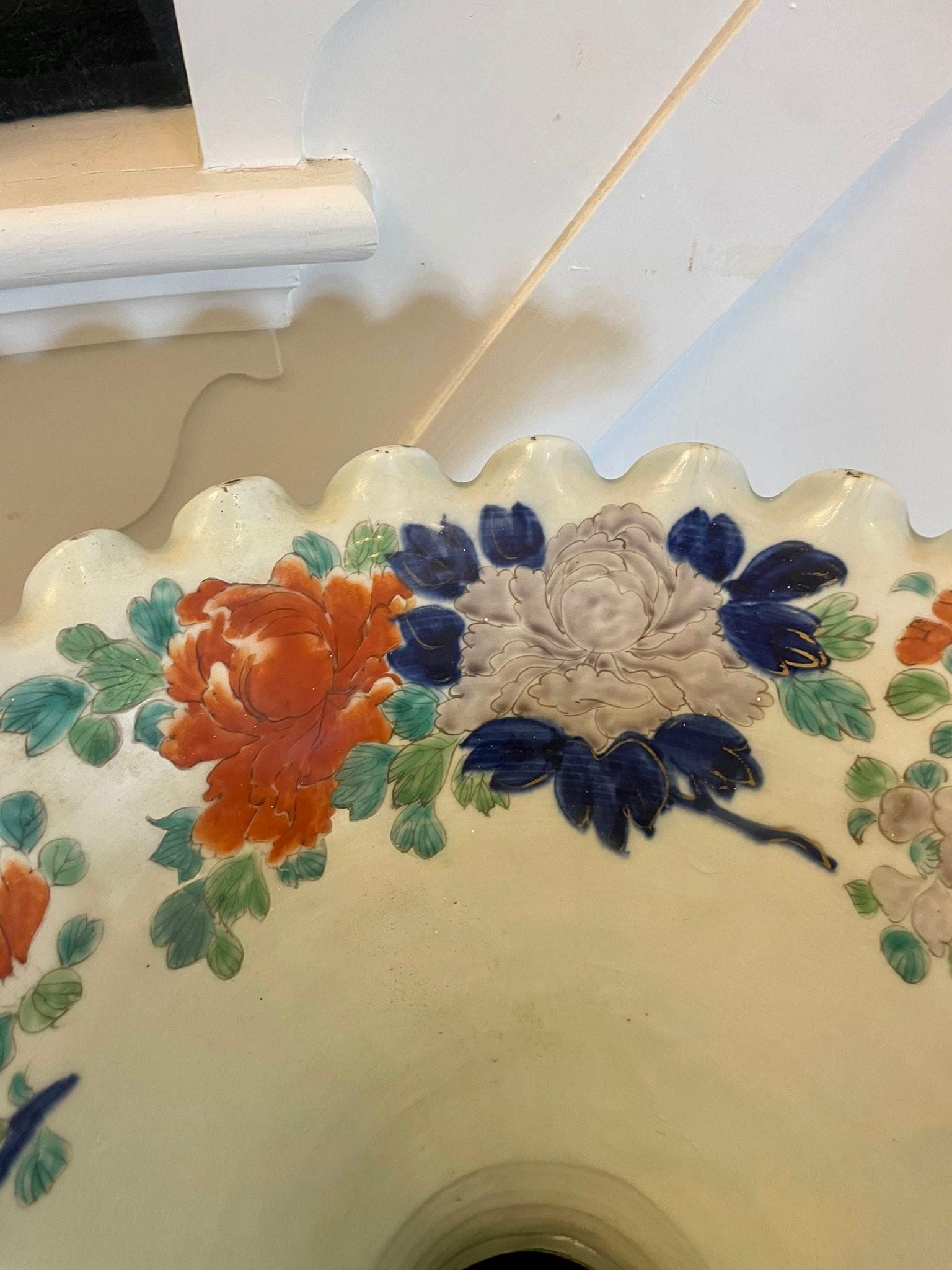 Grande vaso antico da terra Imari giapponese di qualità del XIX secolo in vendita 10