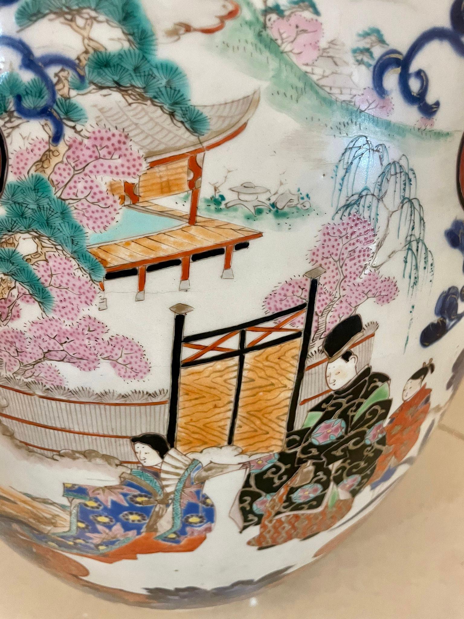 Große antike japanische Imari-Stehlampe in Qualität des 19. Jahrhunderts  (Keramik) im Angebot