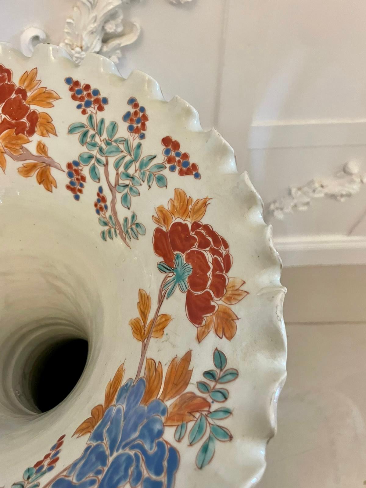 Grande vaso antico da terra Imari giapponese di qualità del XIX secolo in vendita 4