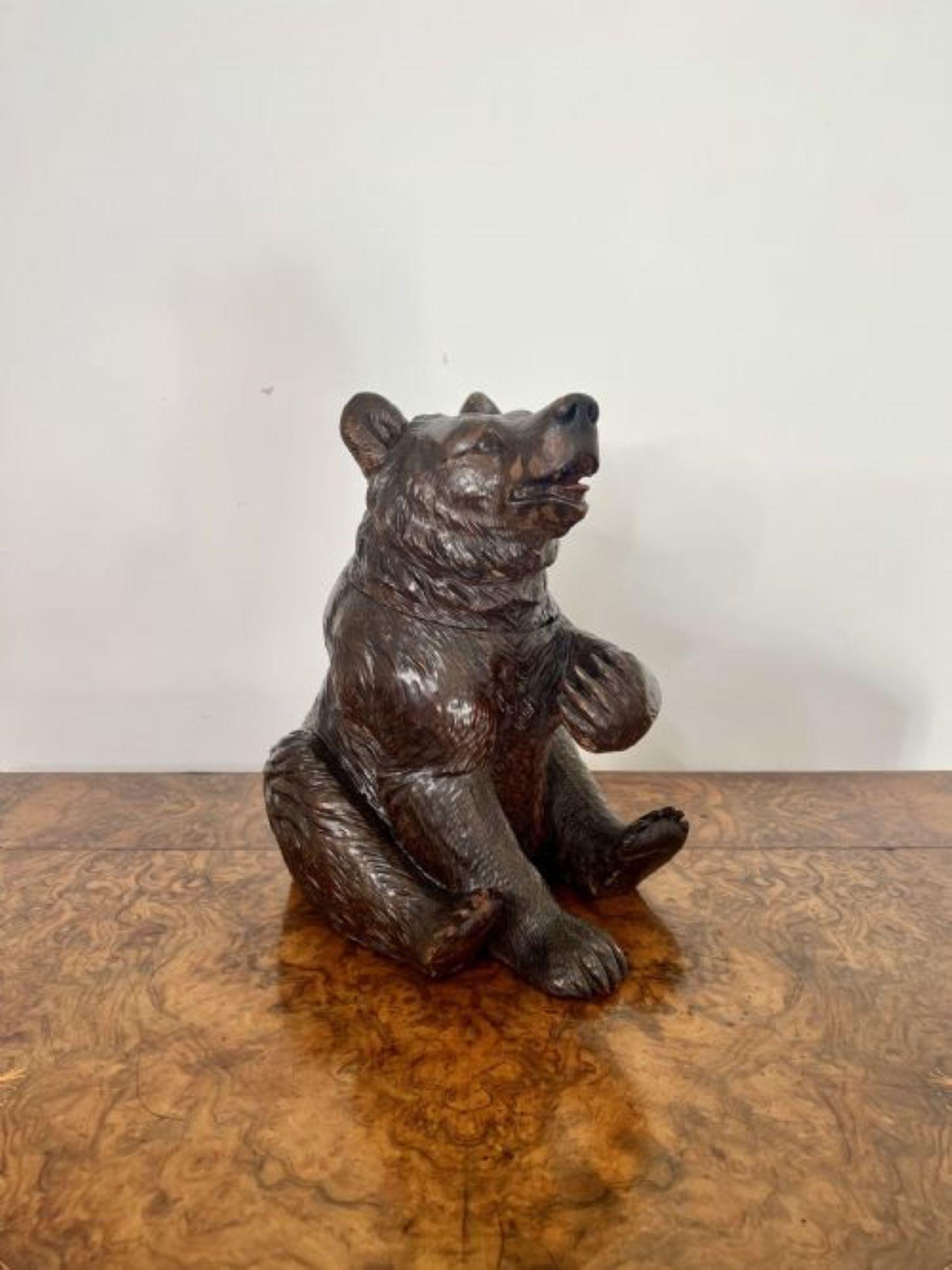 Grand ours ancien du 19e siècle de qualité victorienne sculpté Black Forest  en vente 1
