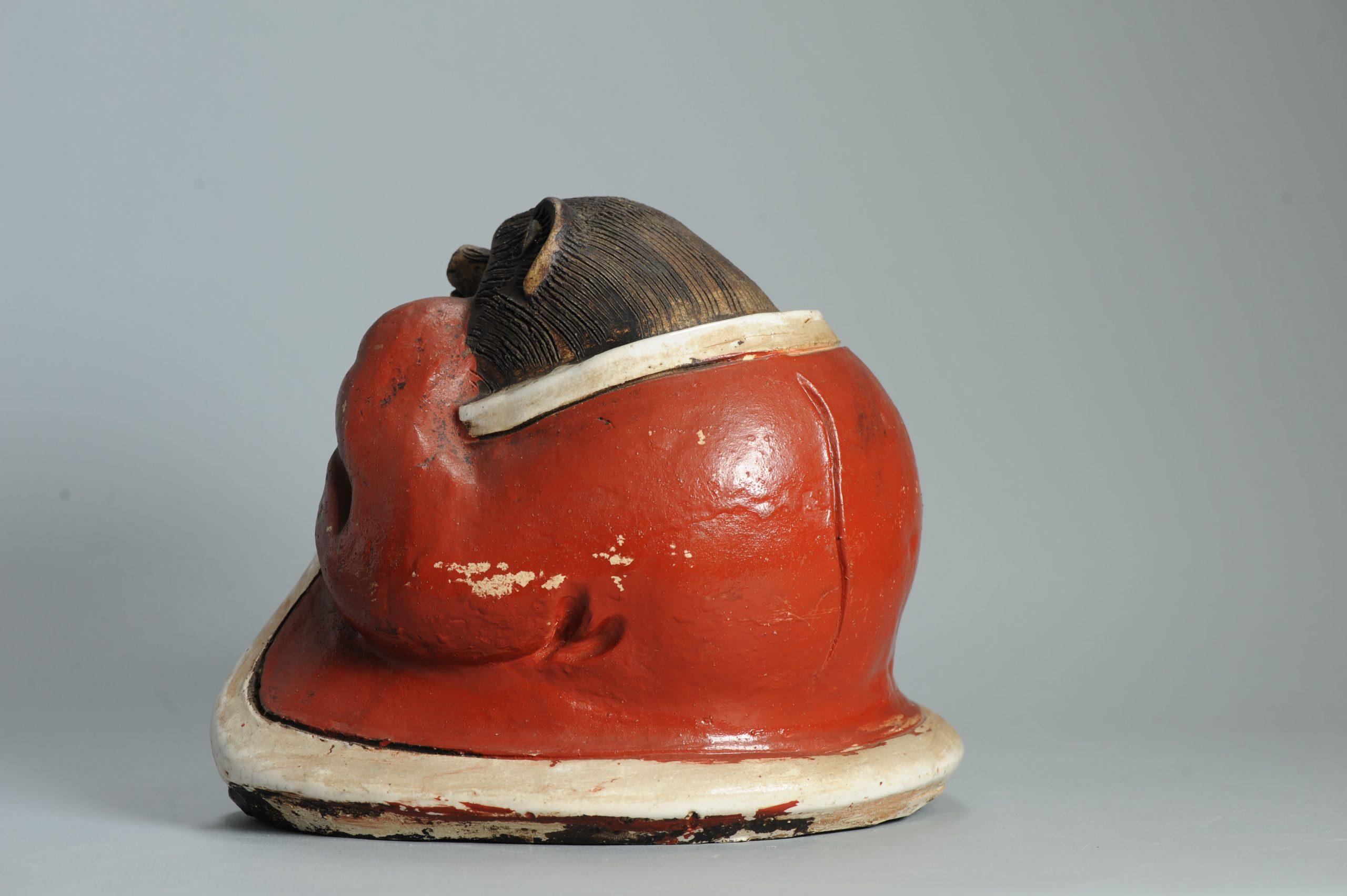 Grande Statue Ancienne de Tanuki Japonais du 20ème siècle Rouge et Blanc Japon en vente 4