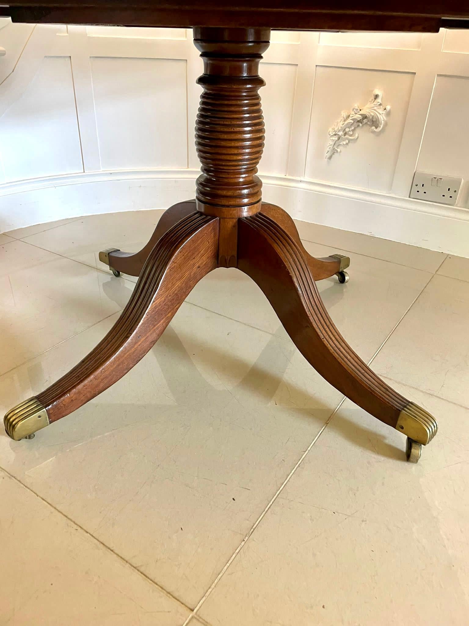 Large Antique 6 Seater Regency Quality Figured Mahogany Dining Table en vente 2