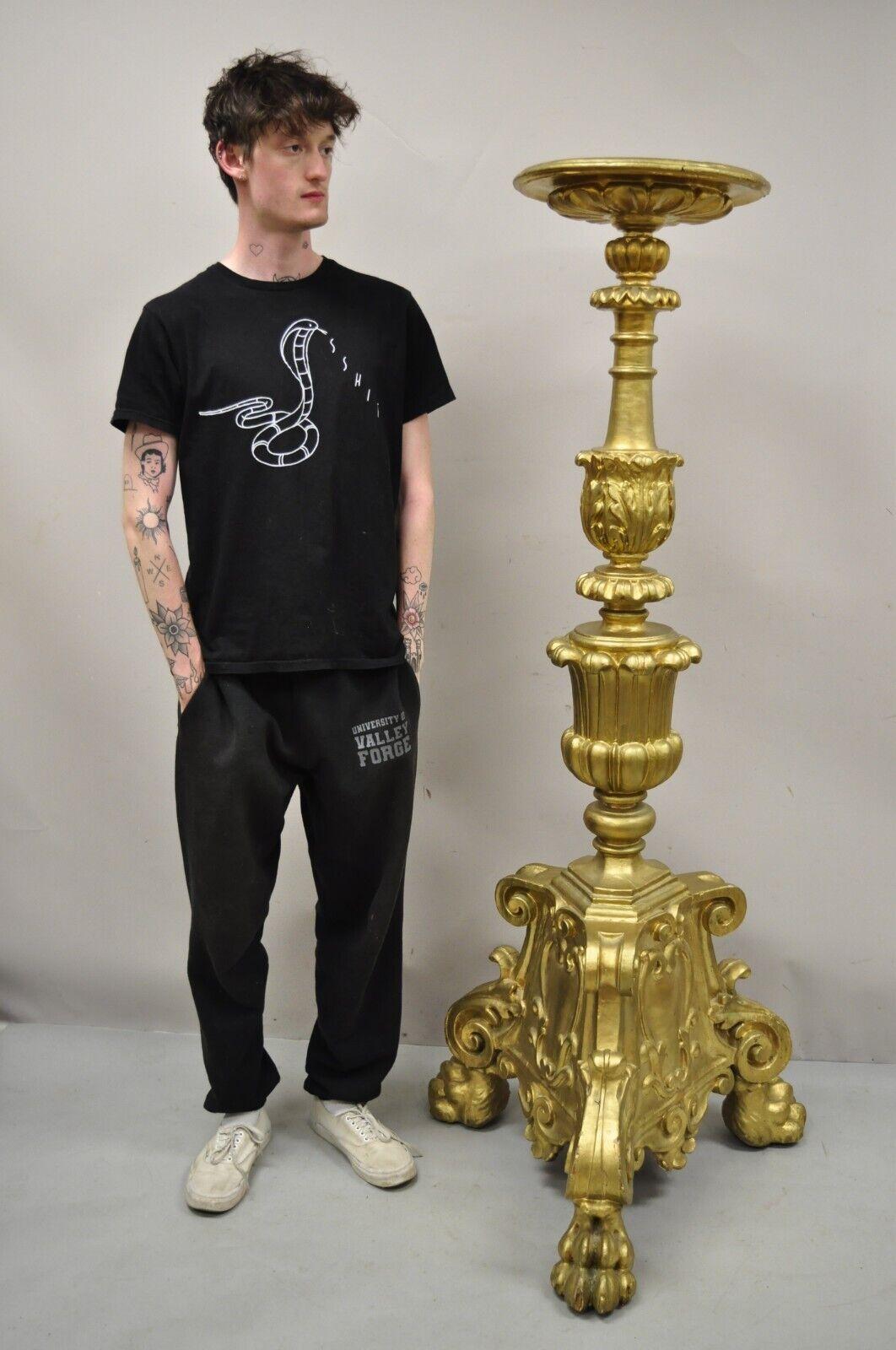 Grand chandelier à piédestal en bois sculpté doré Empire français de 64