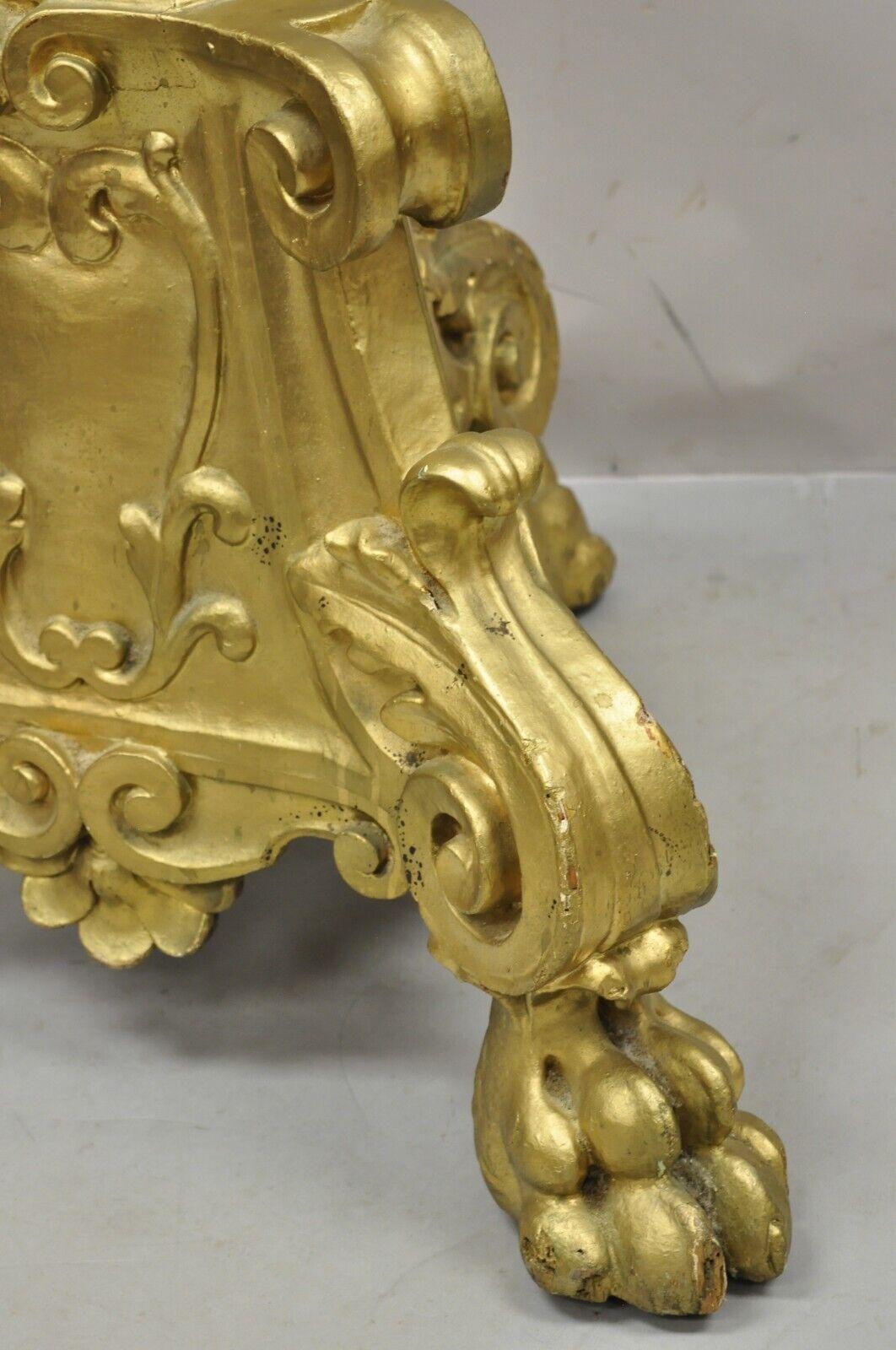 Grand chandelier Empire à piédestal en bois sculpté et doré de 64