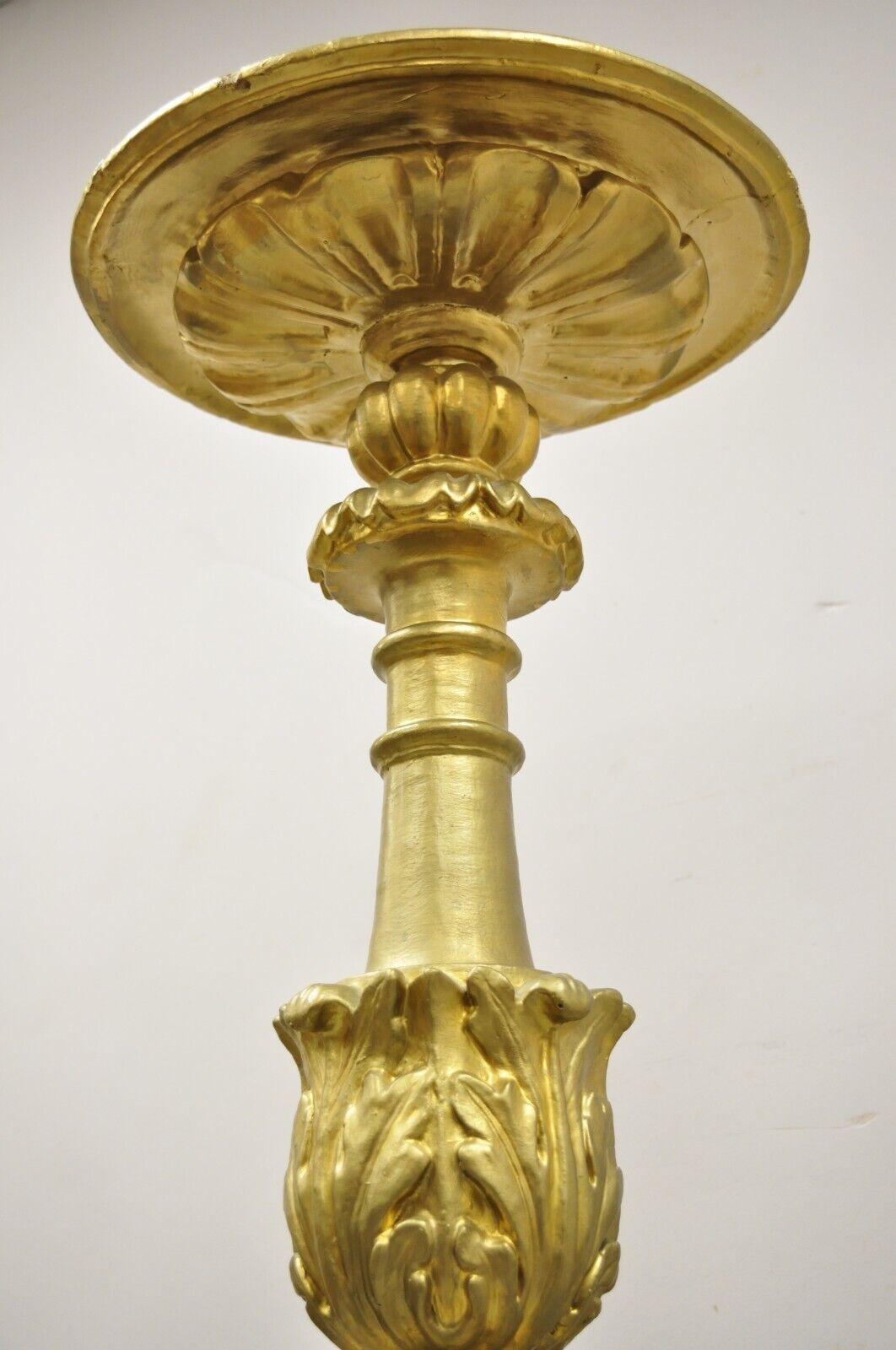 XIXe siècle Grand chandelier Empire à piédestal en bois sculpté et doré de 64