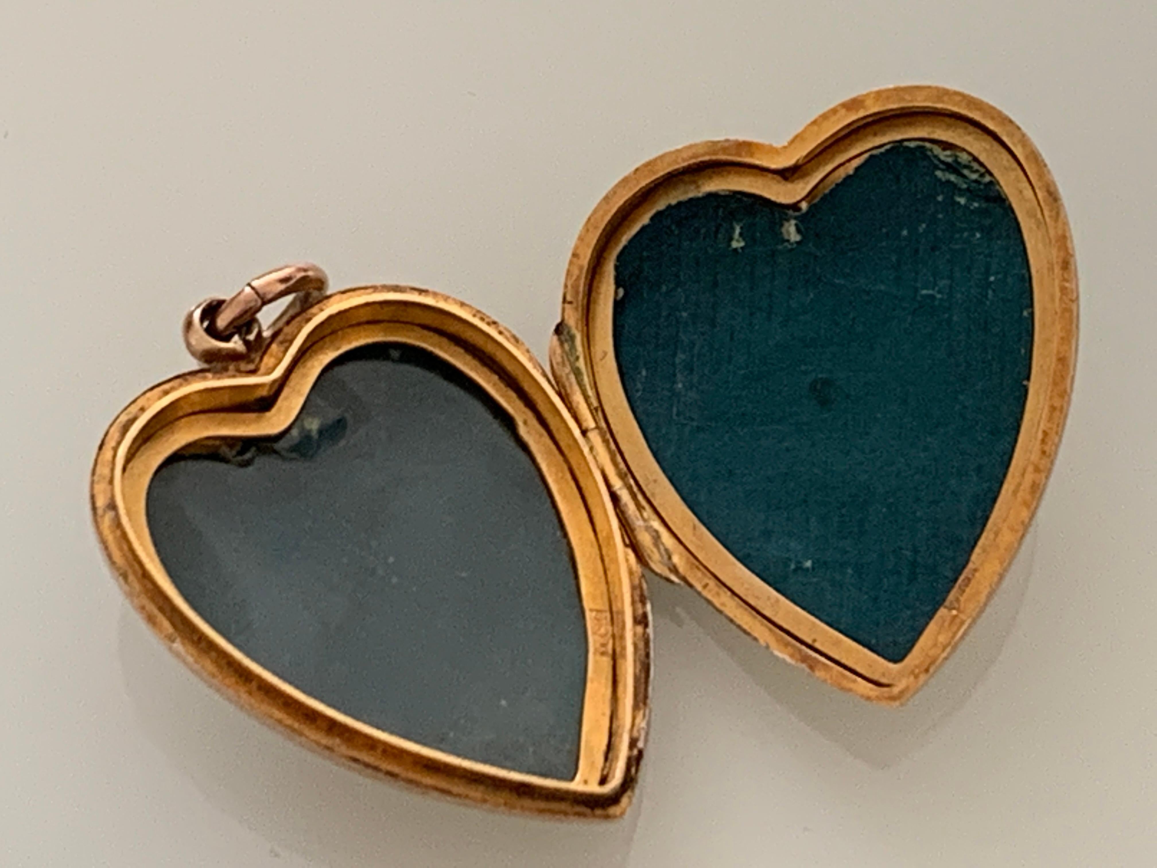 Grand médaillon ancien en or 9ct en forme de coeur en vente 5